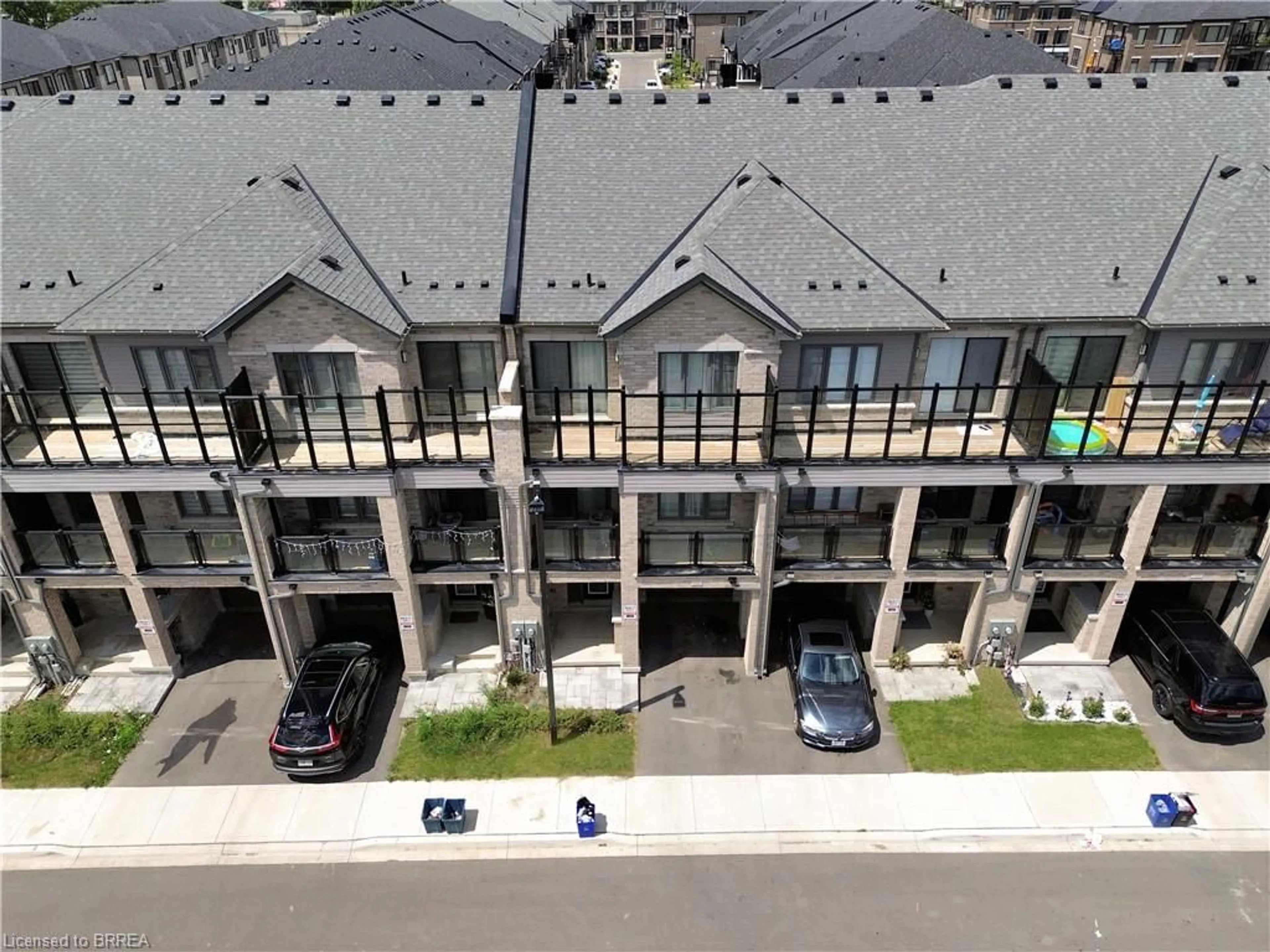 A pic from outside/outdoor area/front of a property/back of a property/a pic from drone, street for 585 Colborne St #1105, Brantford Ontario N3S 0K4