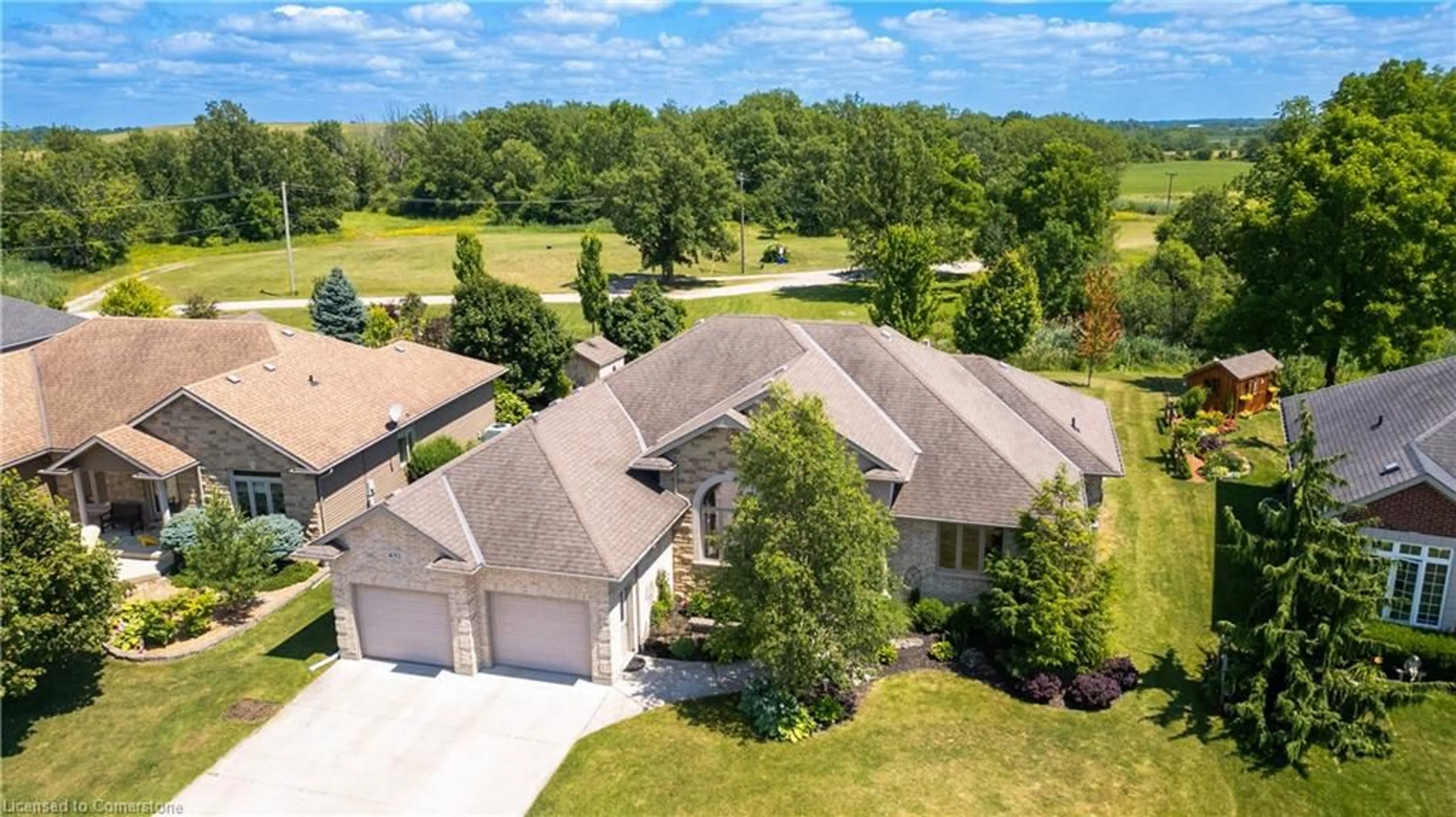 A pic from outside/outdoor area/front of a property/back of a property/a pic from drone, unknown for 492 First Avenue Ave, Petrolia Ontario N0N 1R0