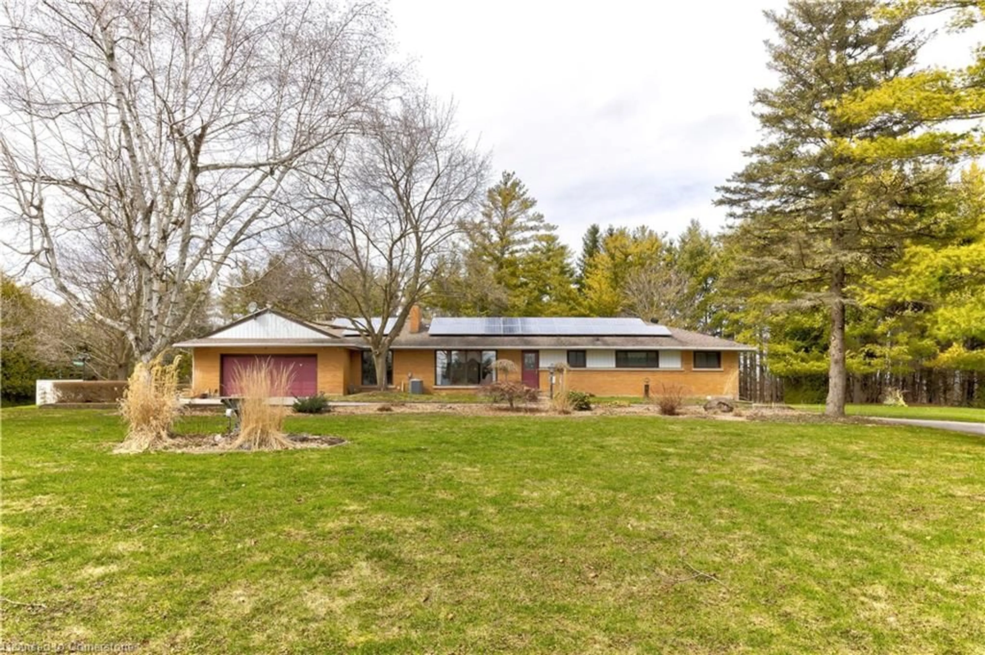 A pic from outside/outdoor area/front of a property/back of a property/a pic from drone, unknown for 1774 Morrison Rd, Cambridge Ontario N1R 5S2