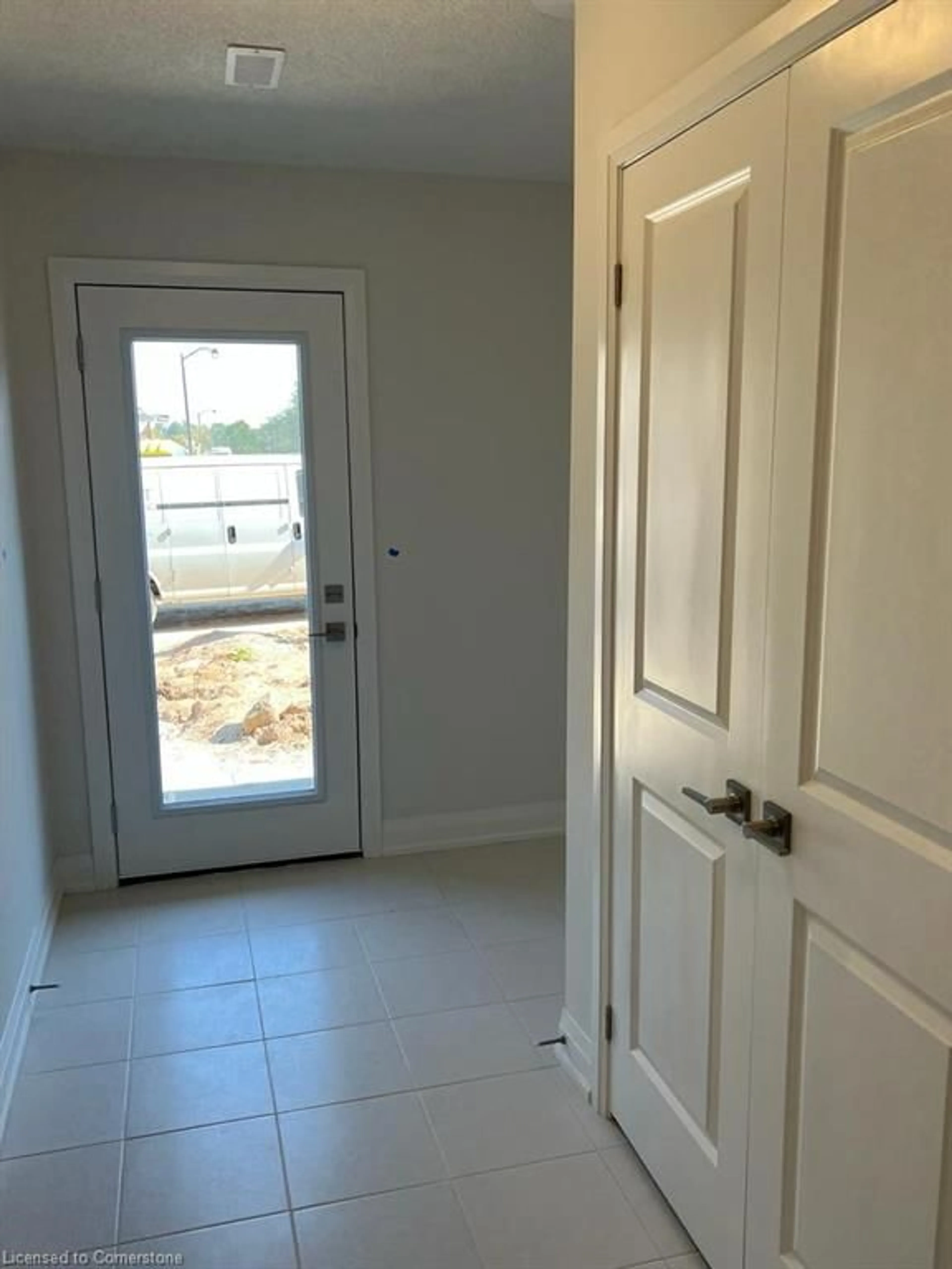 Indoor entryway for 48 Windtree Way, Georgetown Ontario L7G 0P6