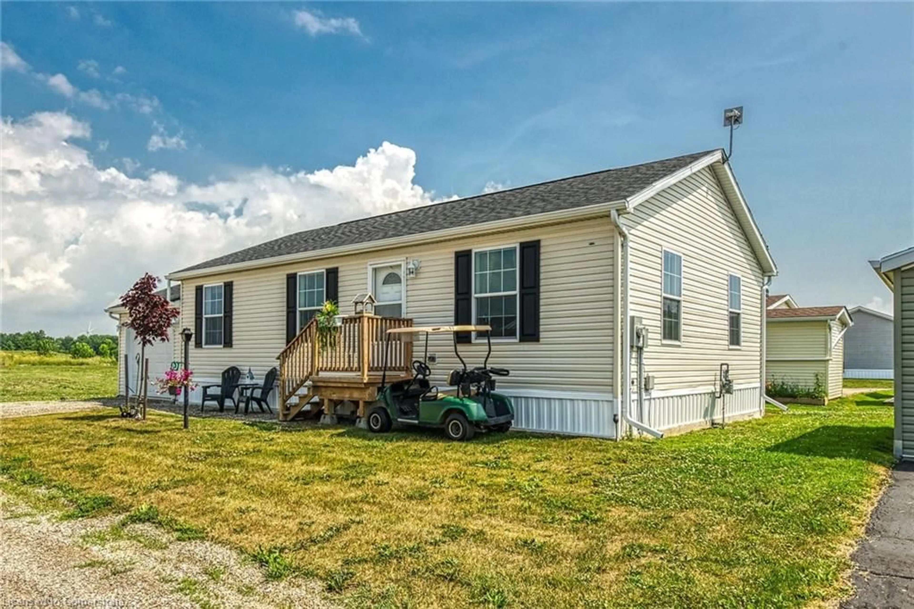 Home with vinyl exterior material, unknown for 10 Marsh Cove, Nanticoke Ontario N0A 1L0