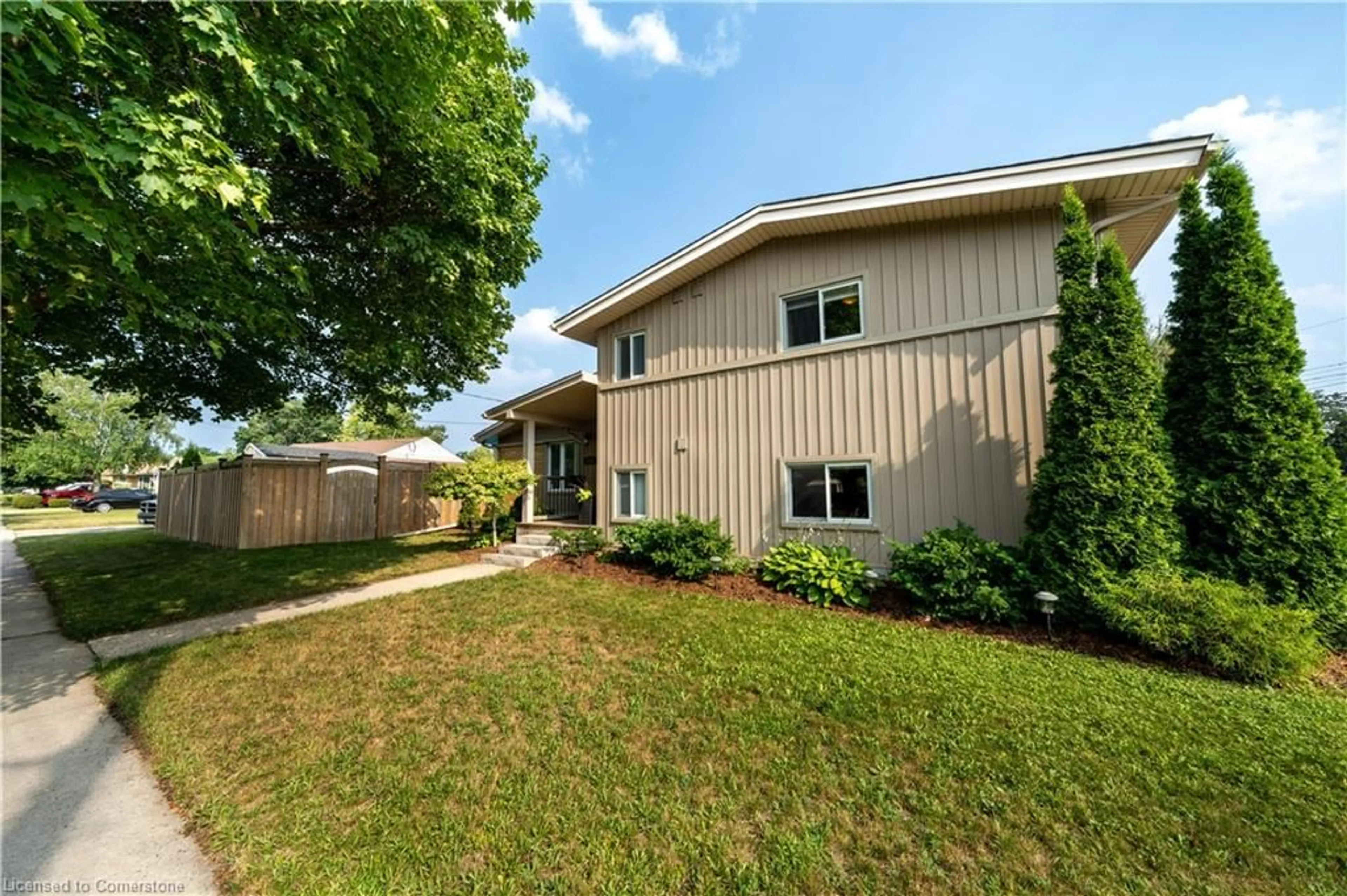 Home with vinyl exterior material, unknown for 135 Islington Ave, Kitchener Ontario N2B 1P6