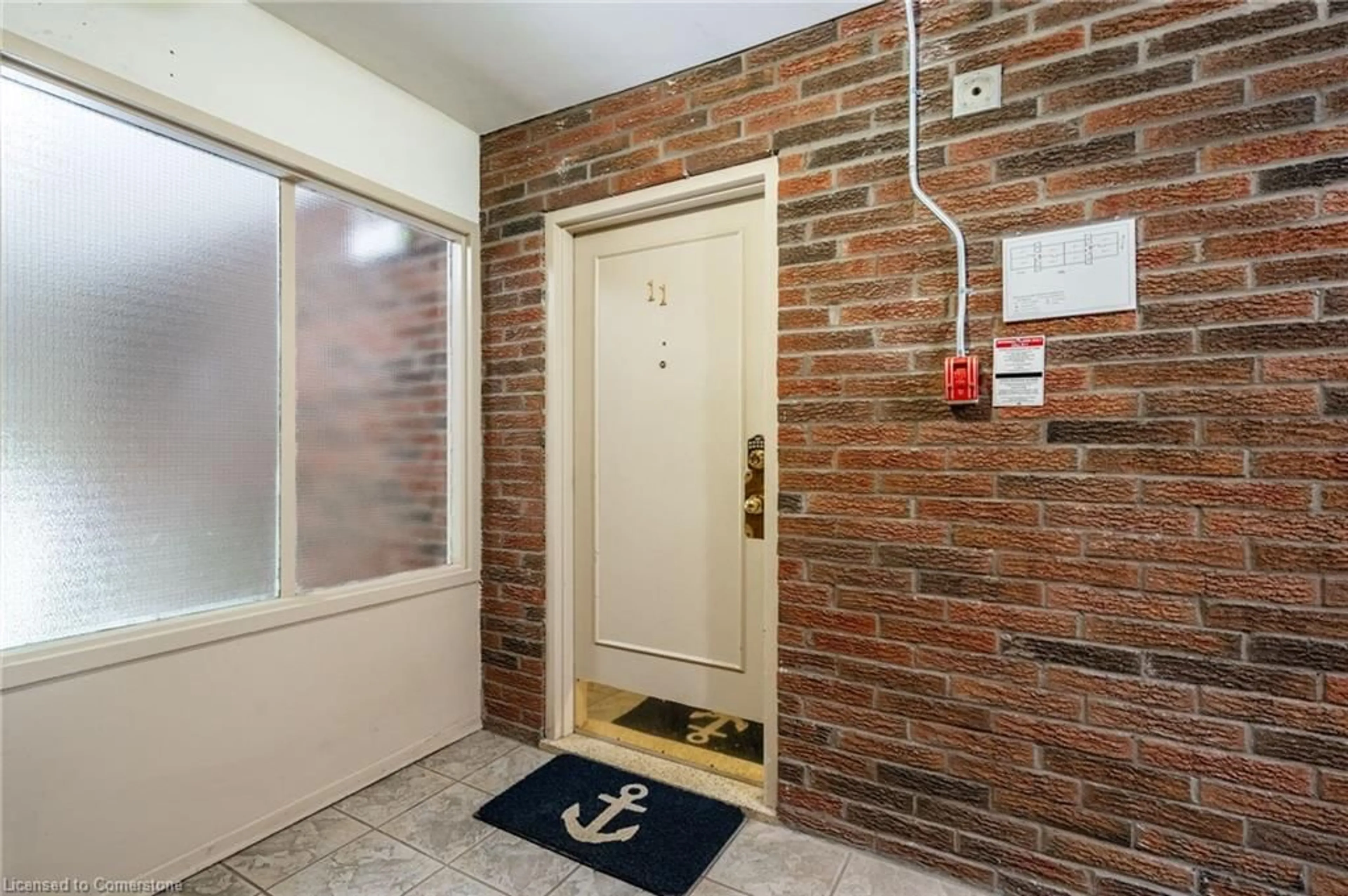 Indoor entryway for 608 Grey St #11, Brantford Ontario N3S 4Y1