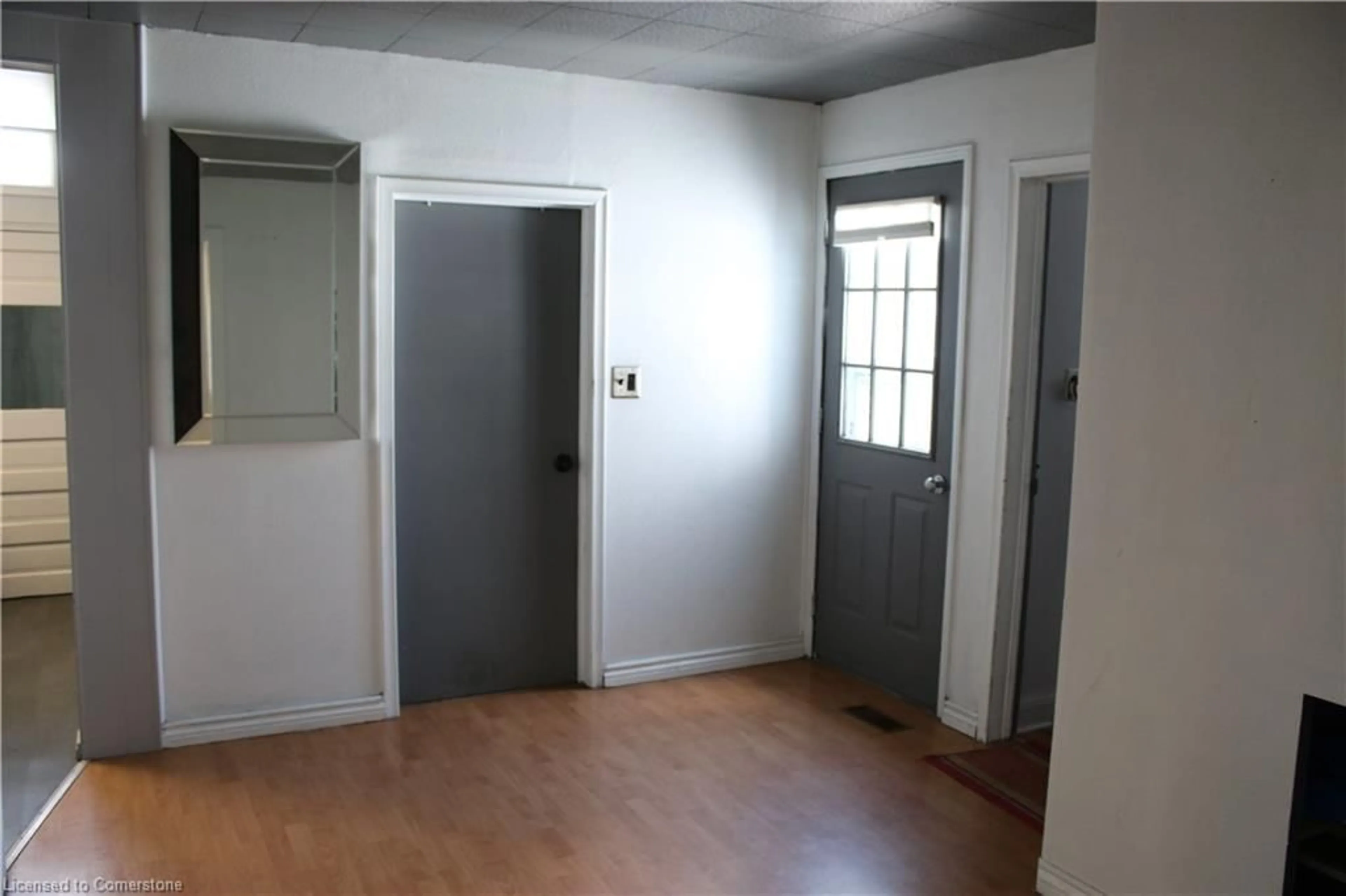 A pic of a room for 665 Lakeshore Rd, Sarnia Ontario N7V 2T1