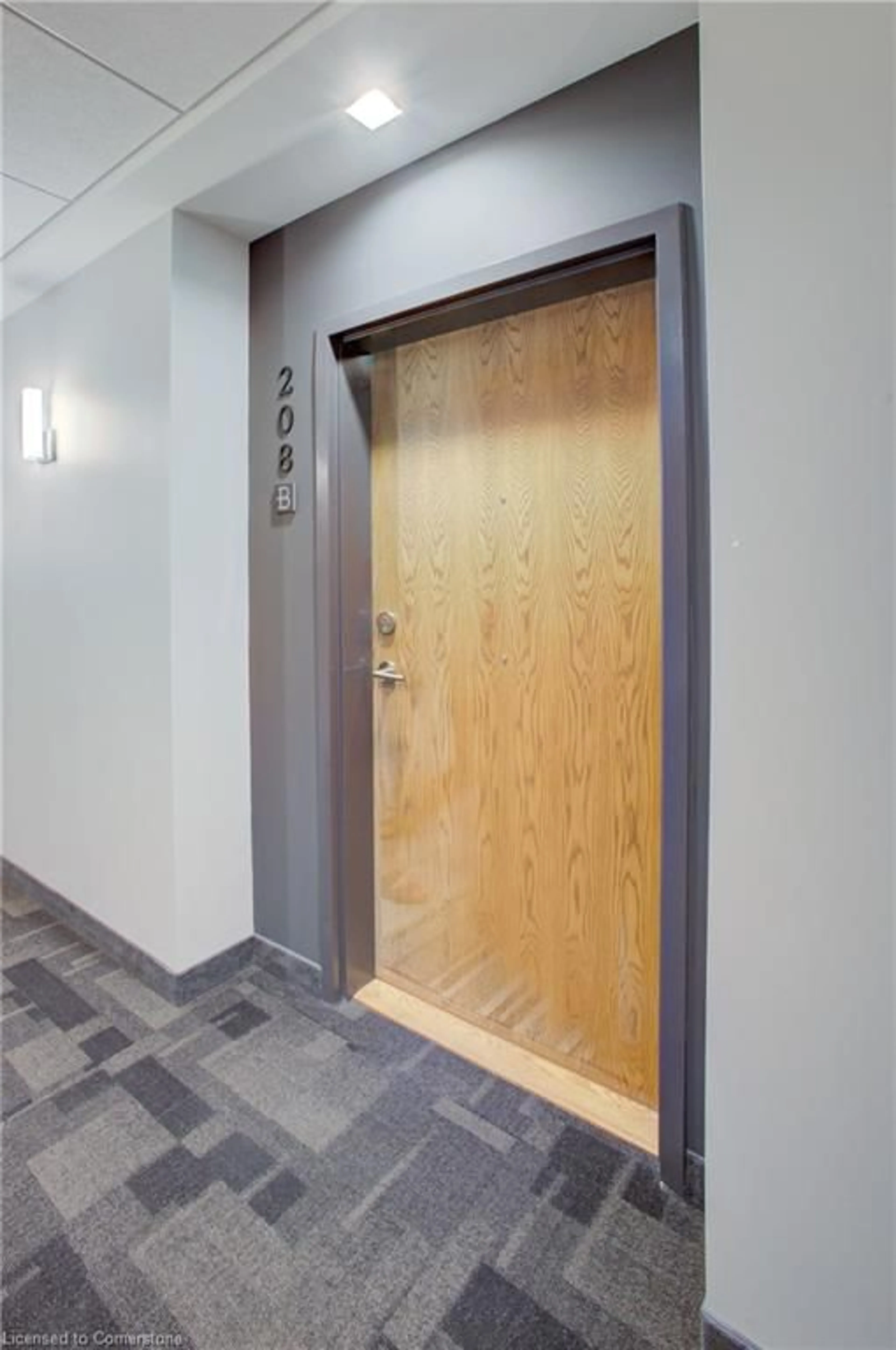 Indoor foyer for 243 Northfield Dr #208, Waterloo Ontario N2K 0H2