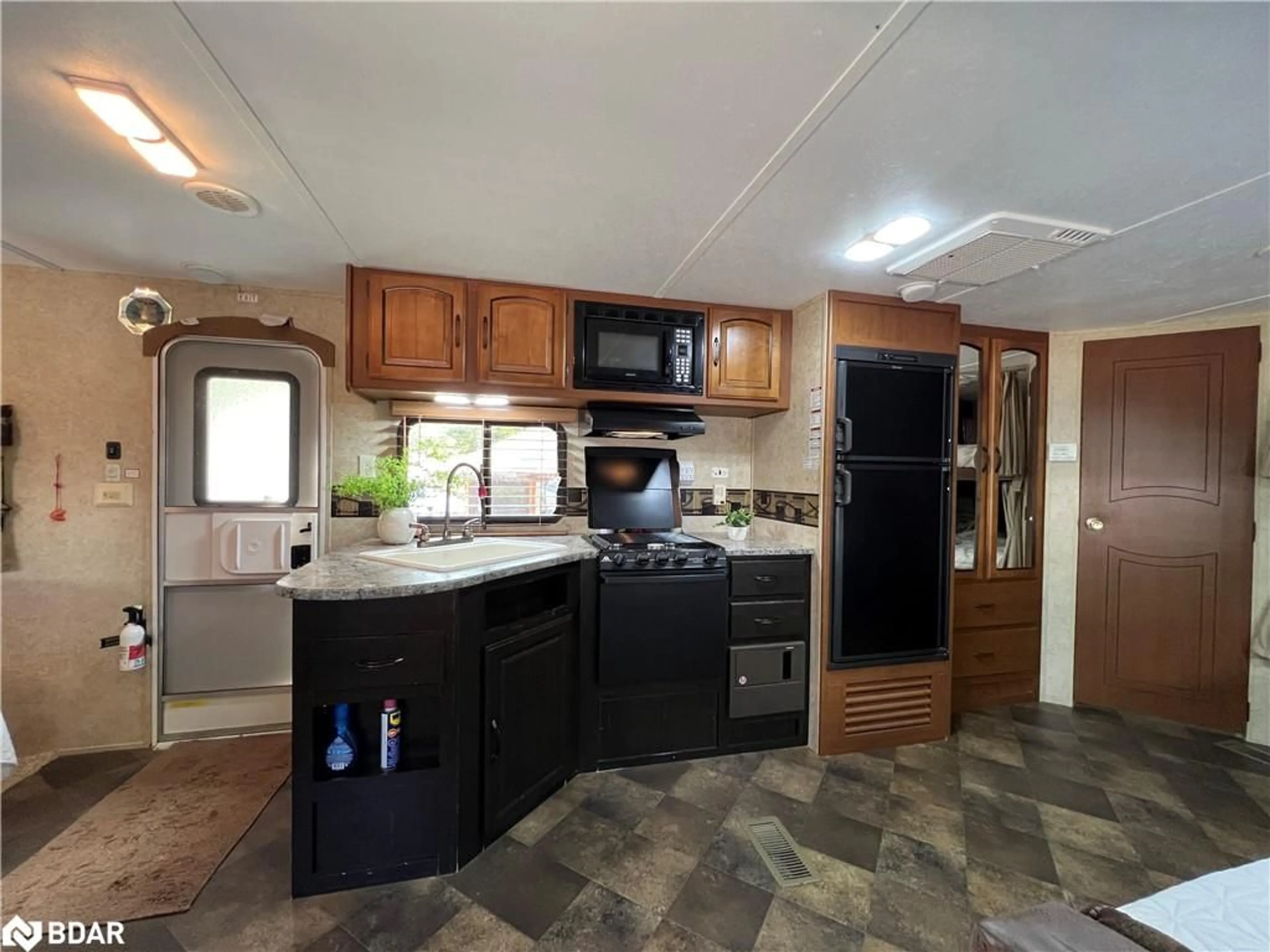 Standard kitchen, unknown for 75 (#53 DEER RU Bells Park Rd, Wasaga Beach Ontario L9Z 2X2