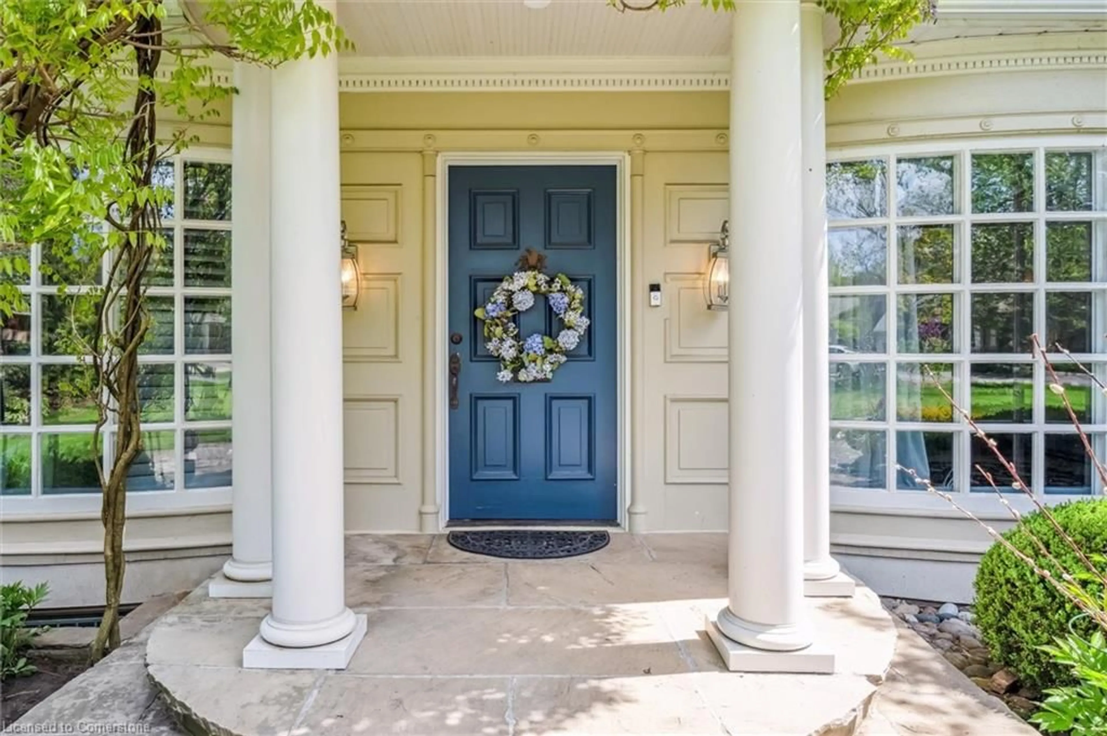 Indoor entryway for 59 Ennisclare Dr, Oakville Ontario L6J 4N3