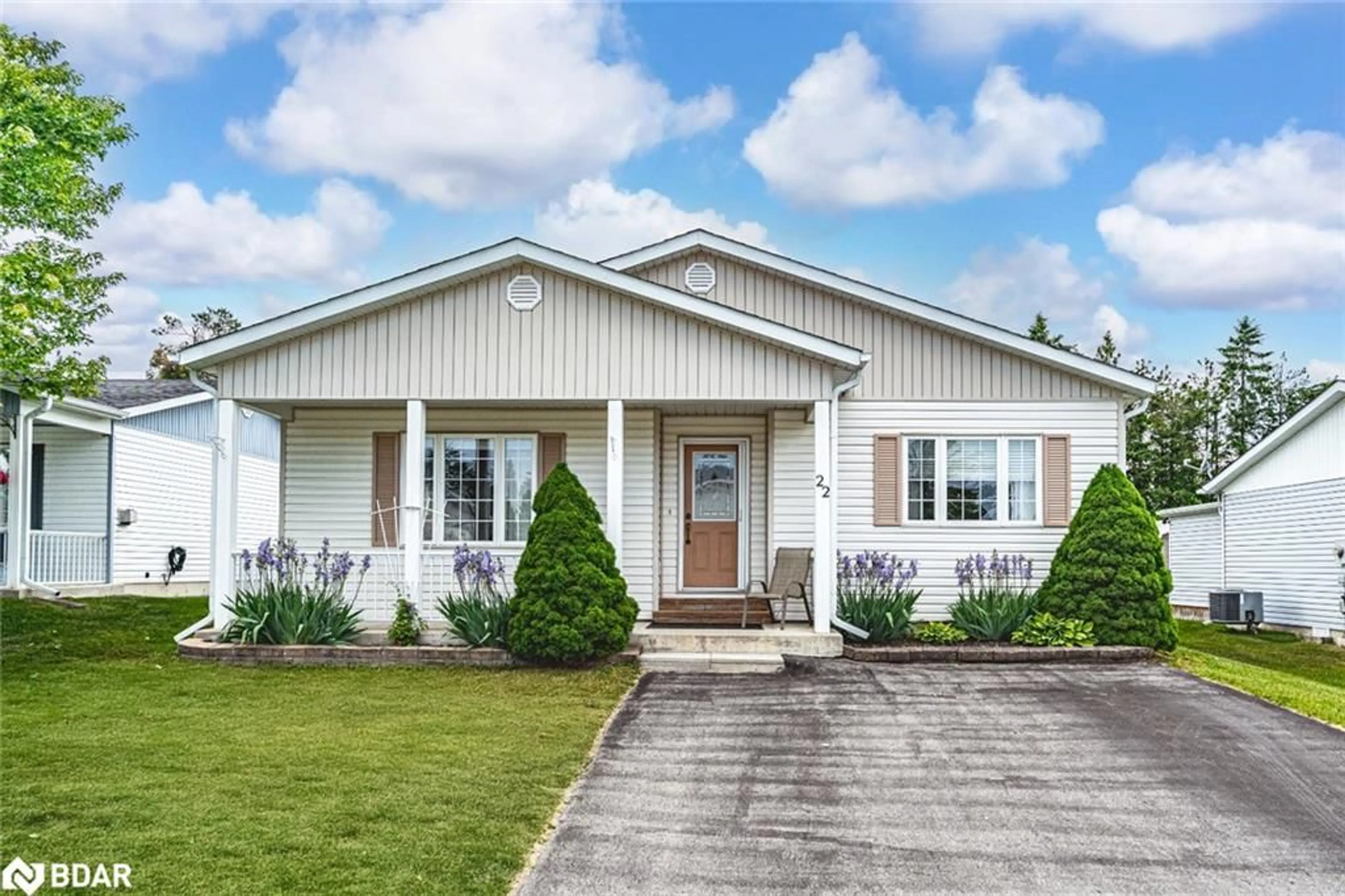 Home with vinyl exterior material, street for 22 Trellis Lane, Innisfil Ontario L9S 0A1