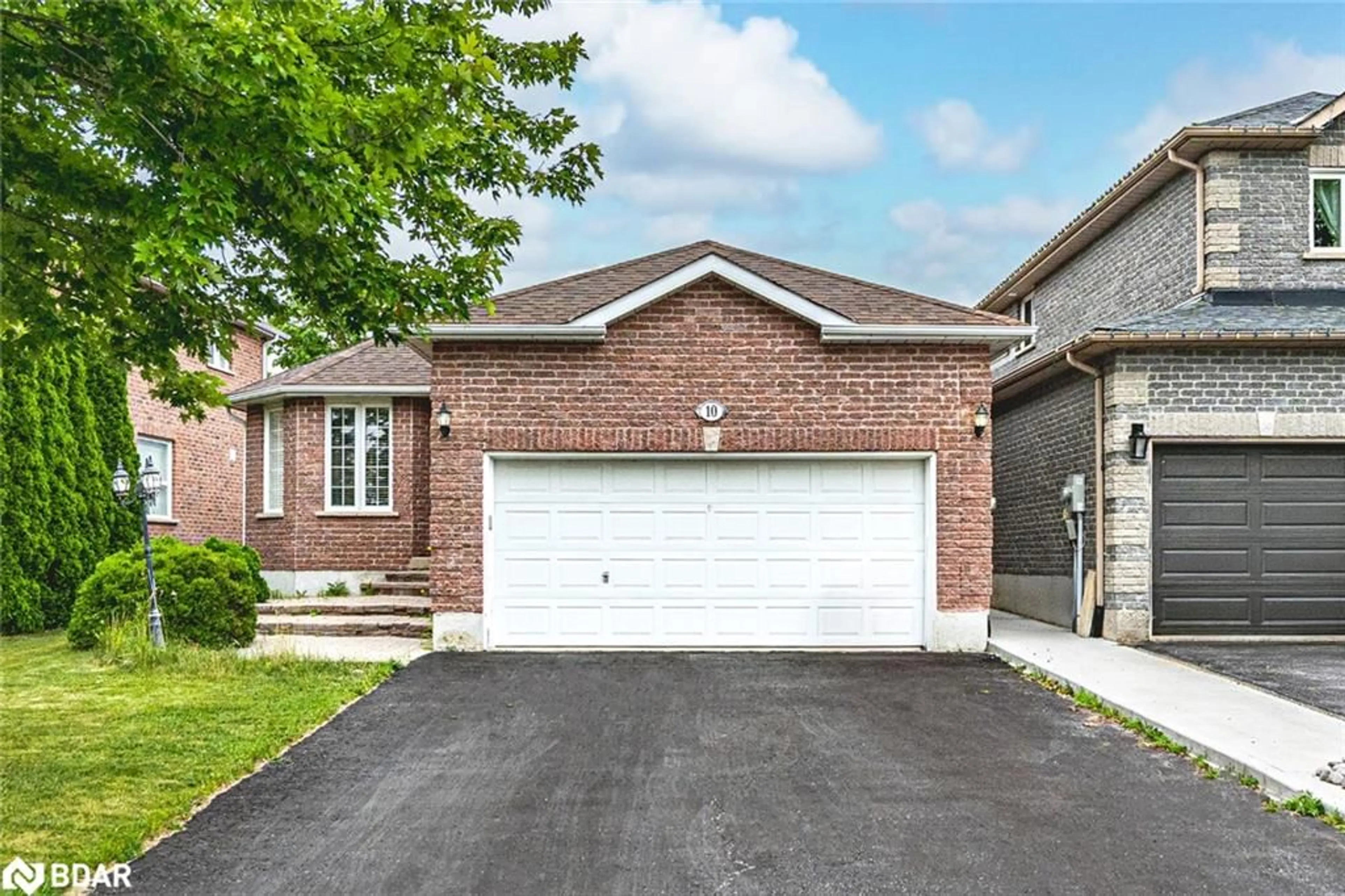 Home with brick exterior material, street for 10 Stephanie Lane, Barrie Ontario L4N 0V2