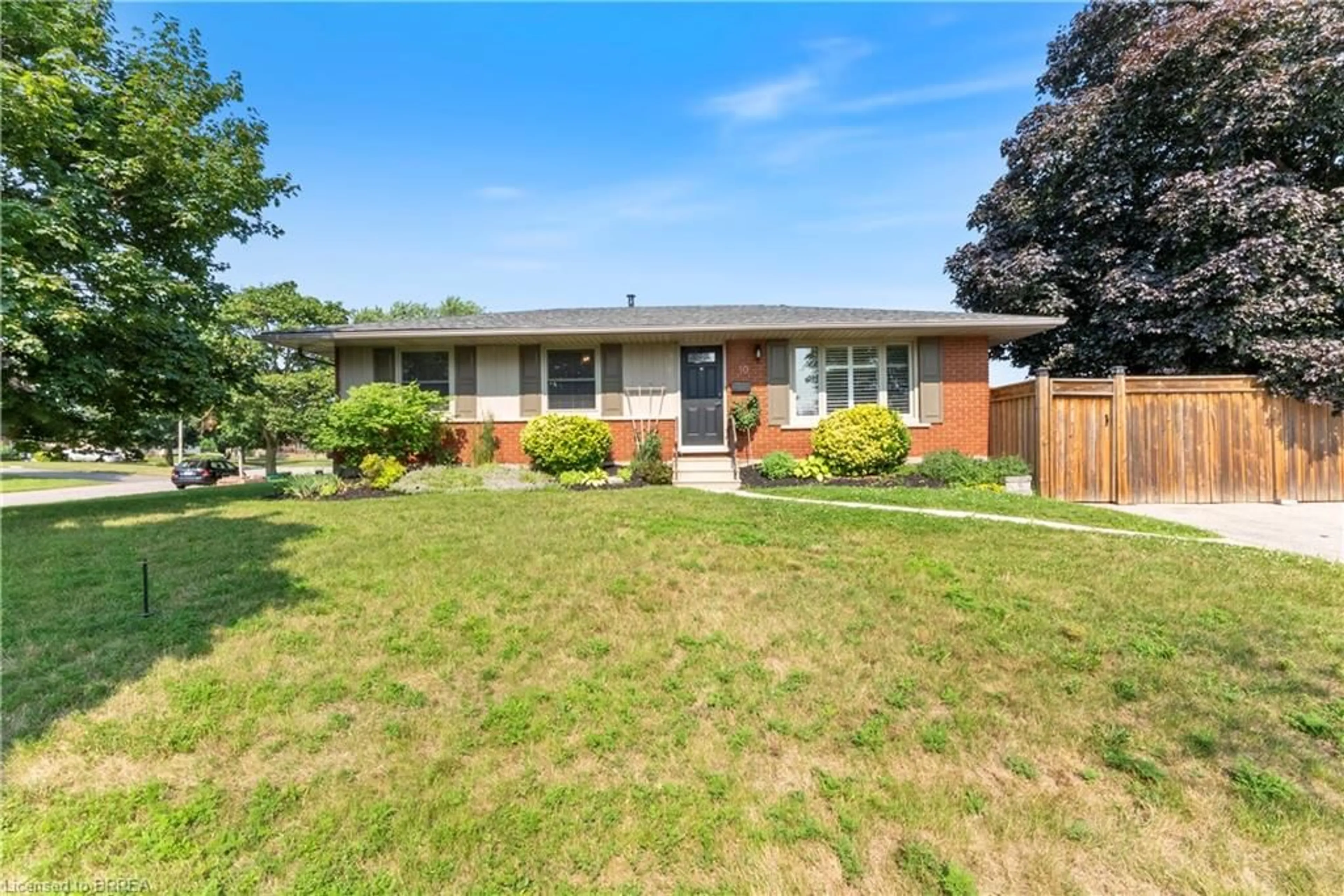 Home with brick exterior material, street for 10 Kent Rd, Brantford Ontario N3R 5G6