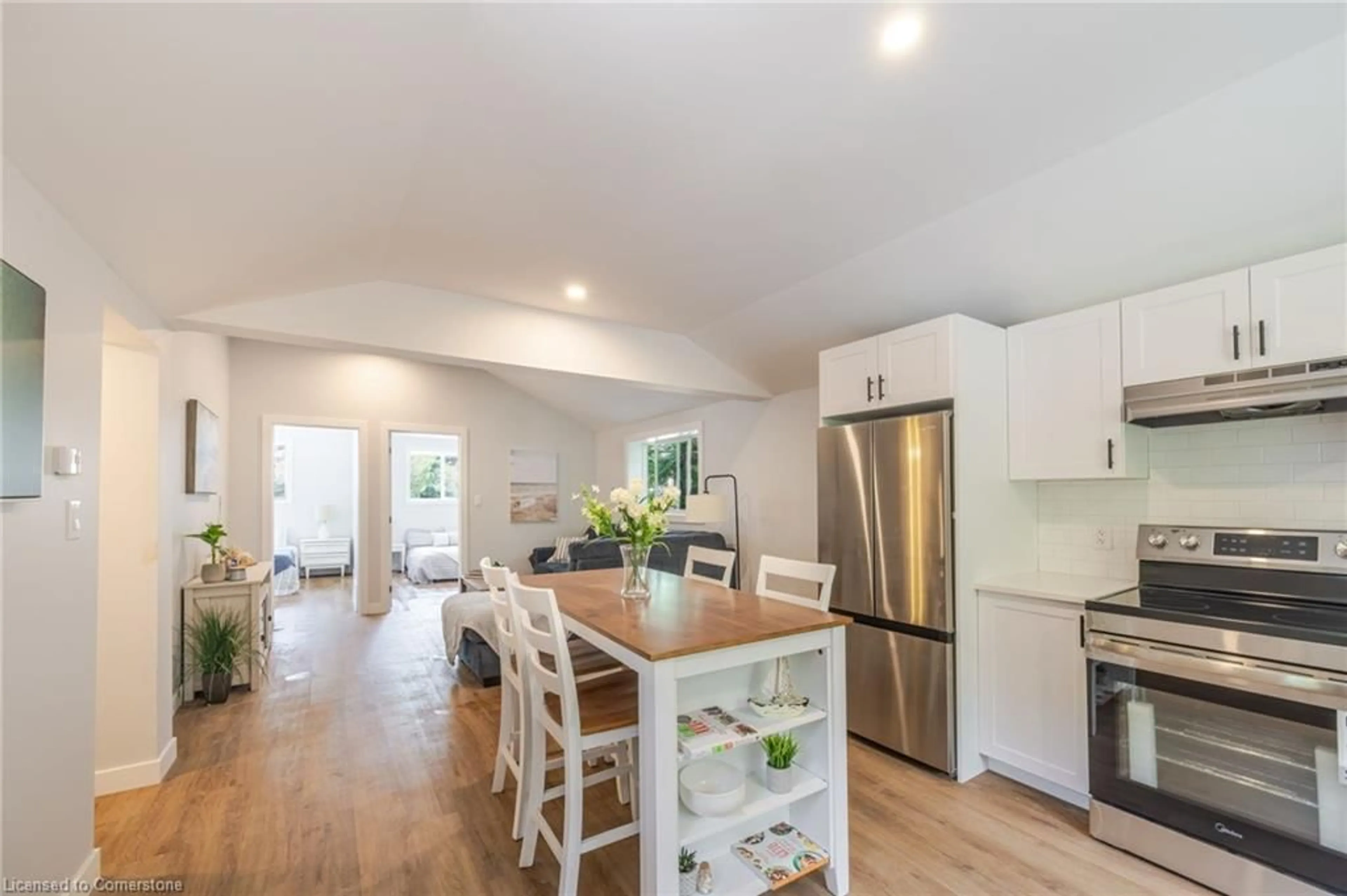 Open concept kitchen, unknown for 277 Charlotte St, Port Stanley Ontario N5L 1A8