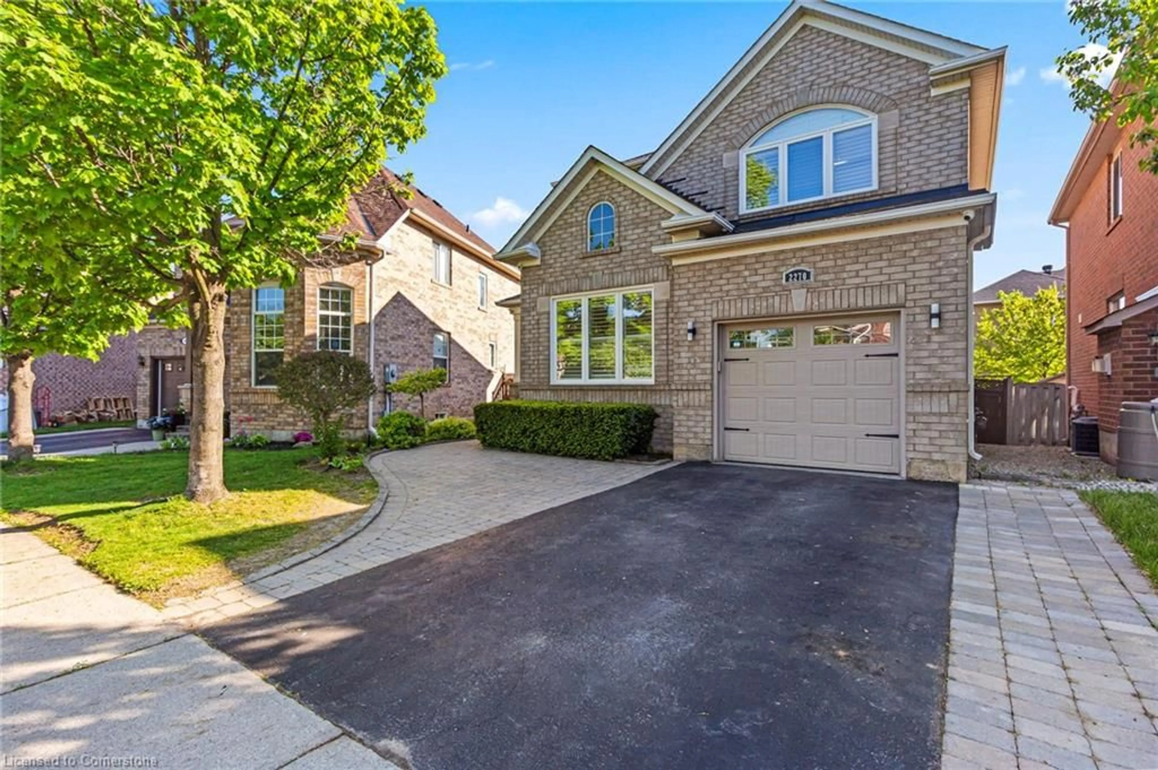 Home with brick exterior material, street for 2270 Dunforest Cres, Oakville Ontario L6M 4X3