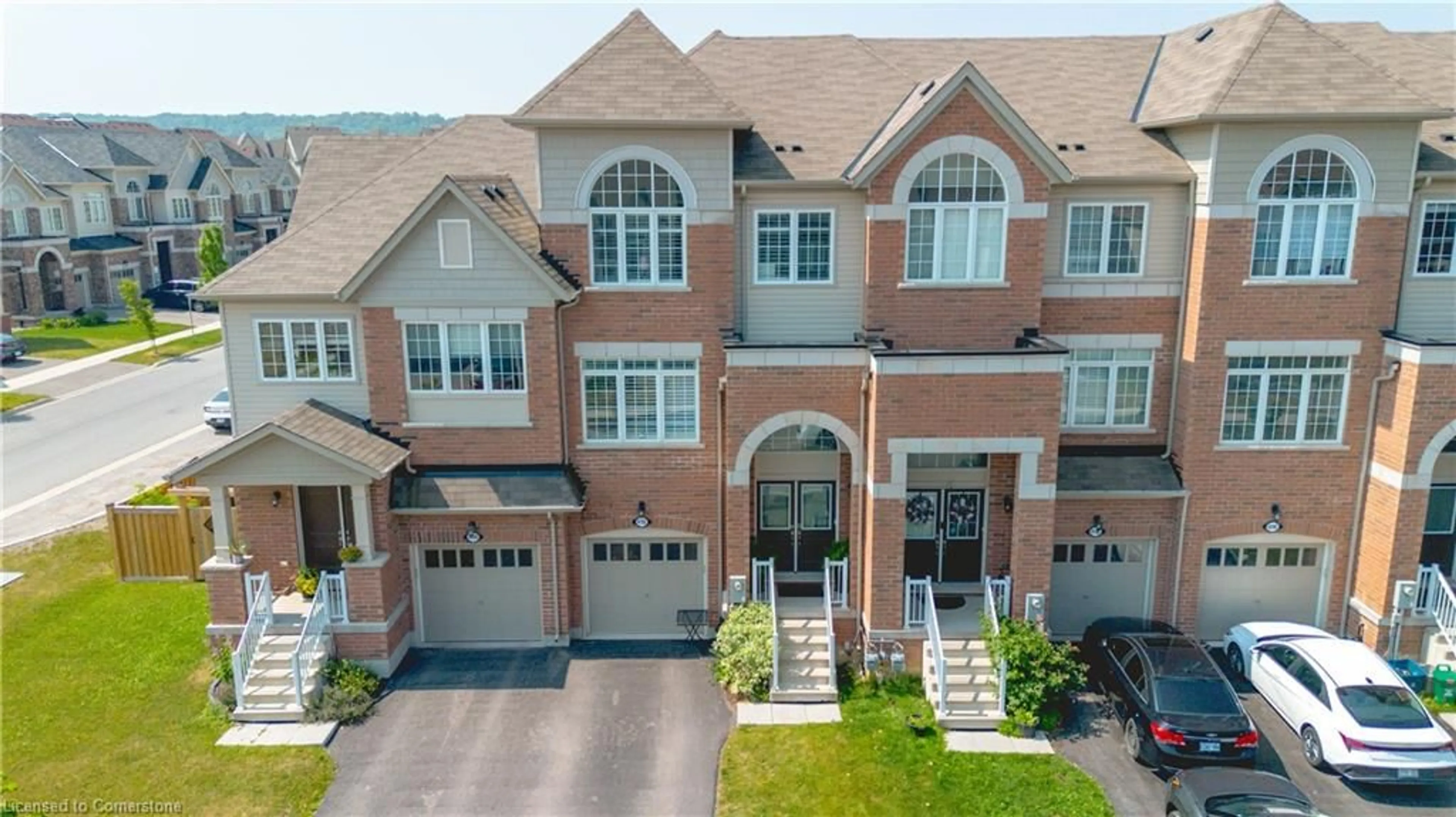 A pic from outside/outdoor area/front of a property/back of a property/a pic from drone, street for 4102 Canby St, Beamsville Ontario L0R 1B4