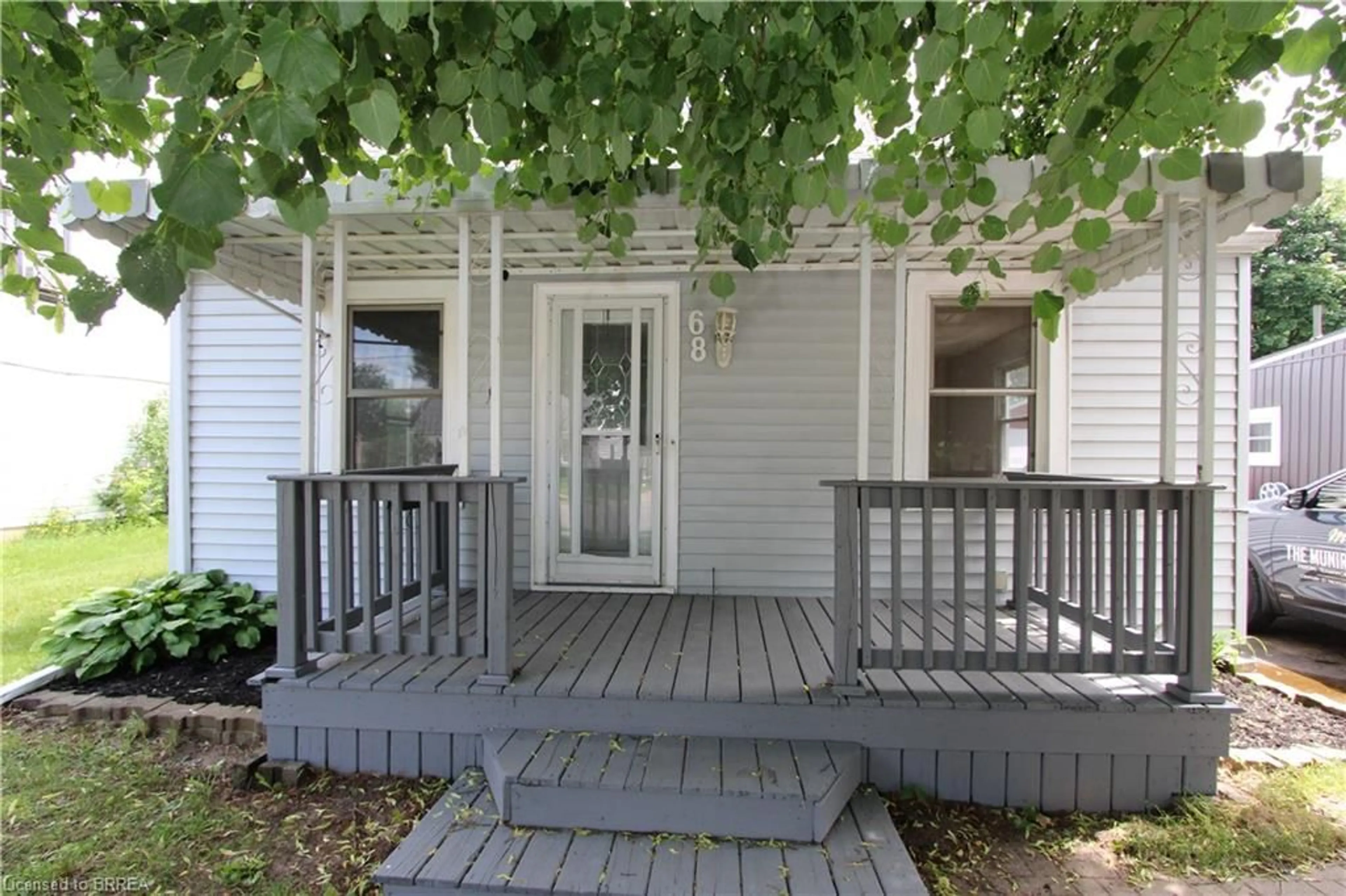 Unknown for 68 Dorothy St, Brantford Ontario N3S 1H2