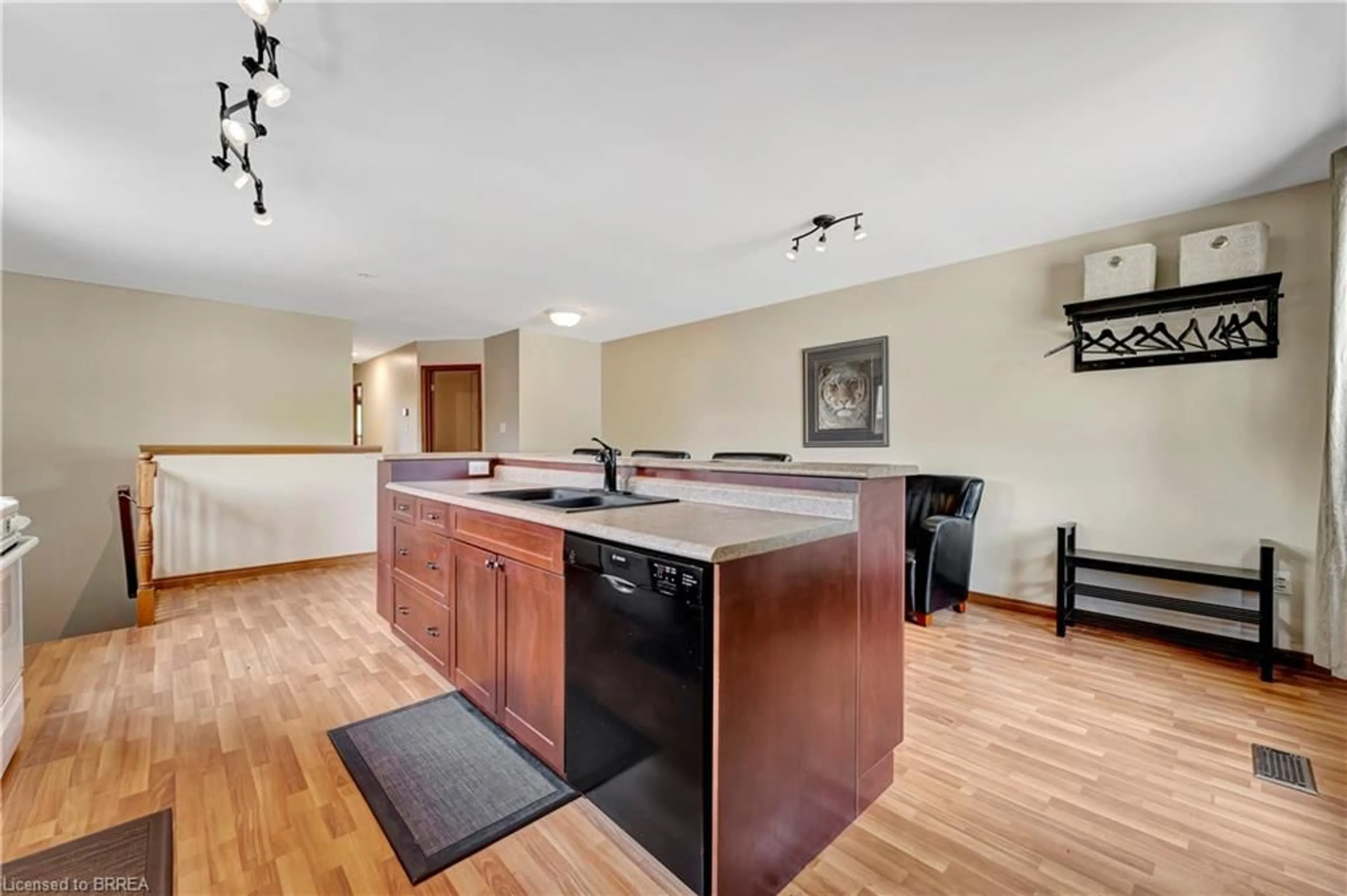 Open concept kitchen, unknown for 15 Ivy Cres, Paris Ontario N3L 4A9