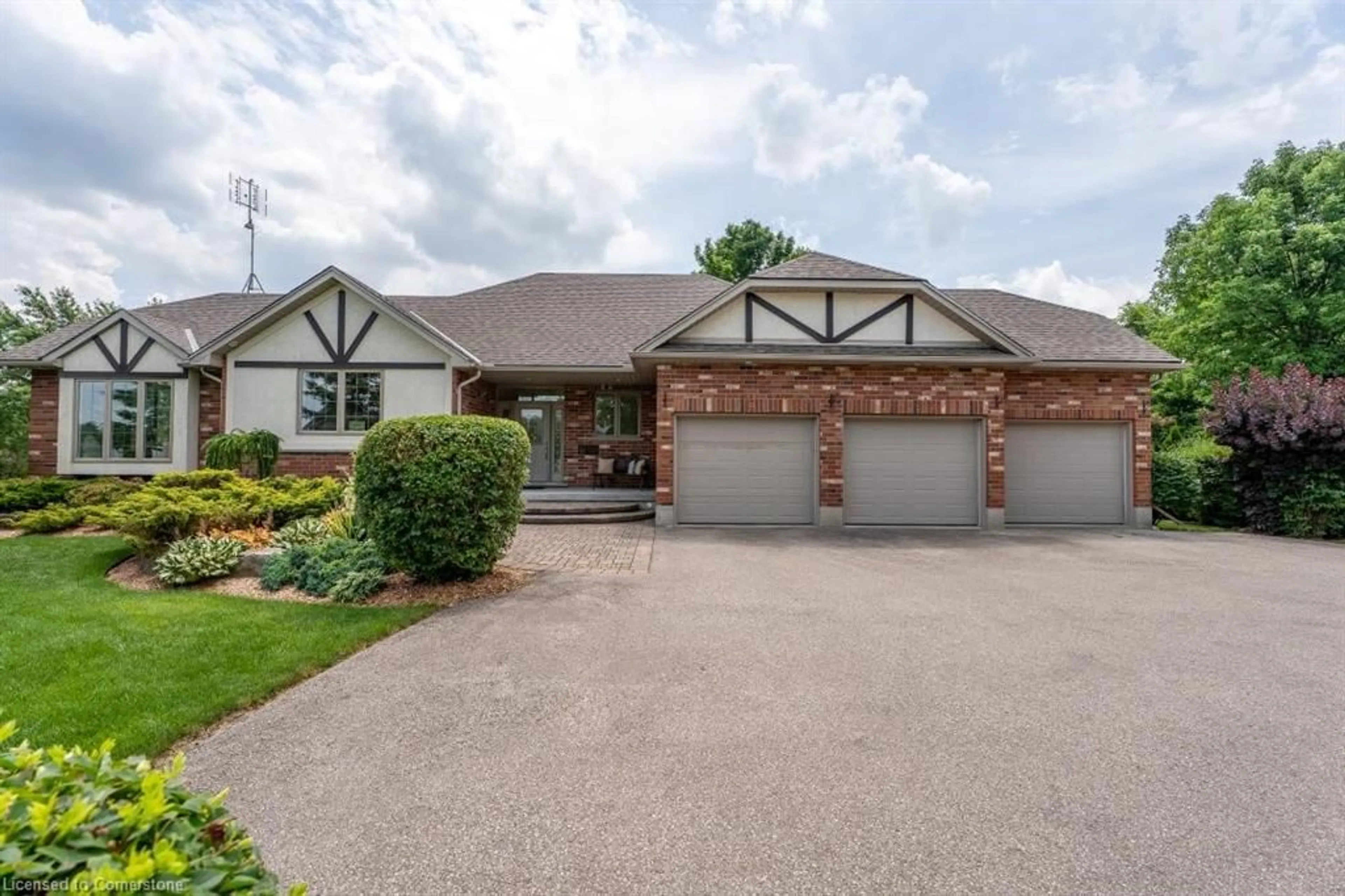Home with brick exterior material, unknown for 7677 Maltby Rd, Puslinch Ontario N0B 2J0