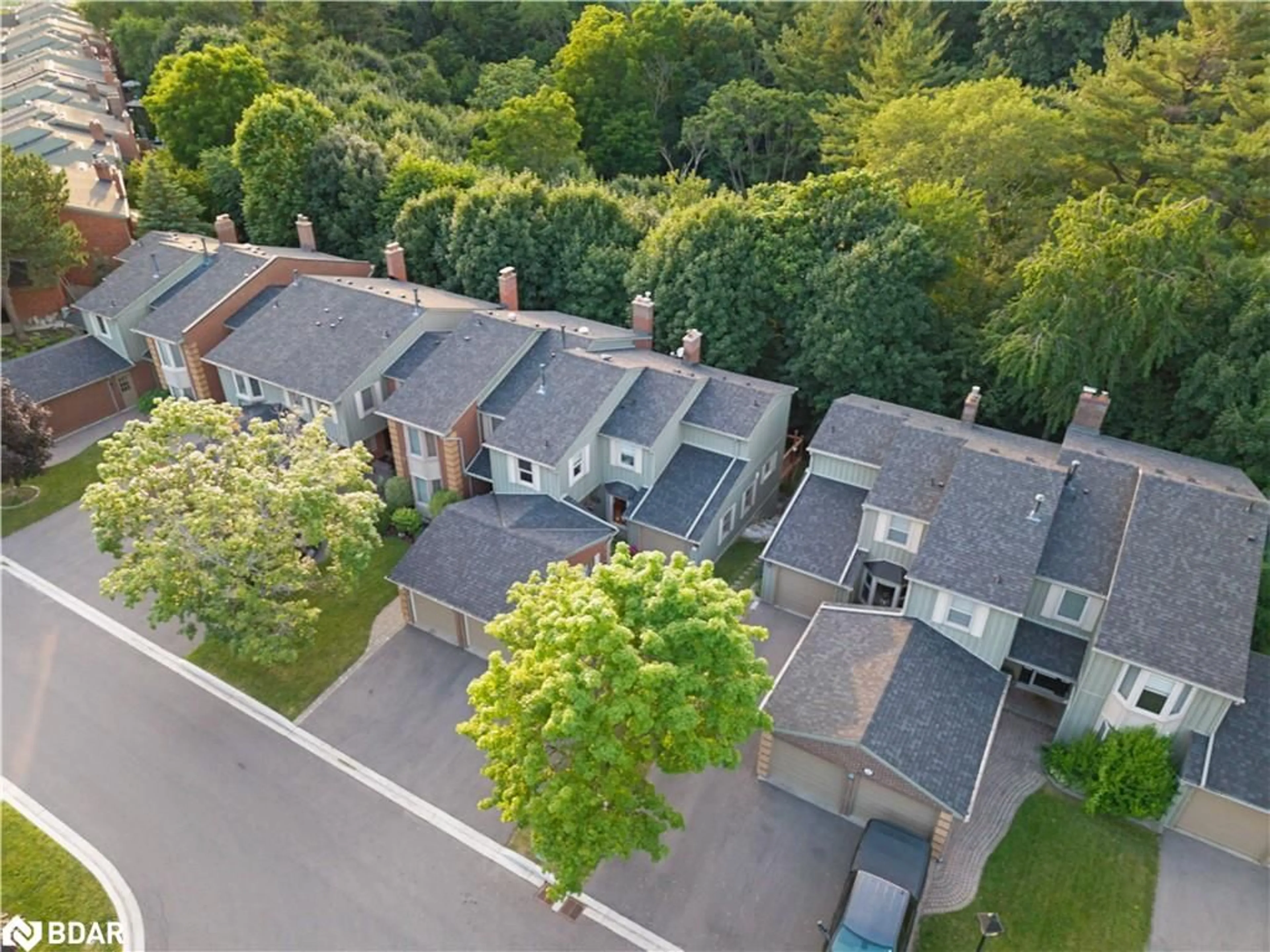 A pic from outside/outdoor area/front of a property/back of a property/a pic from drone, street for 3265 South Millway #30, Mississauga Ontario L5L 2R3