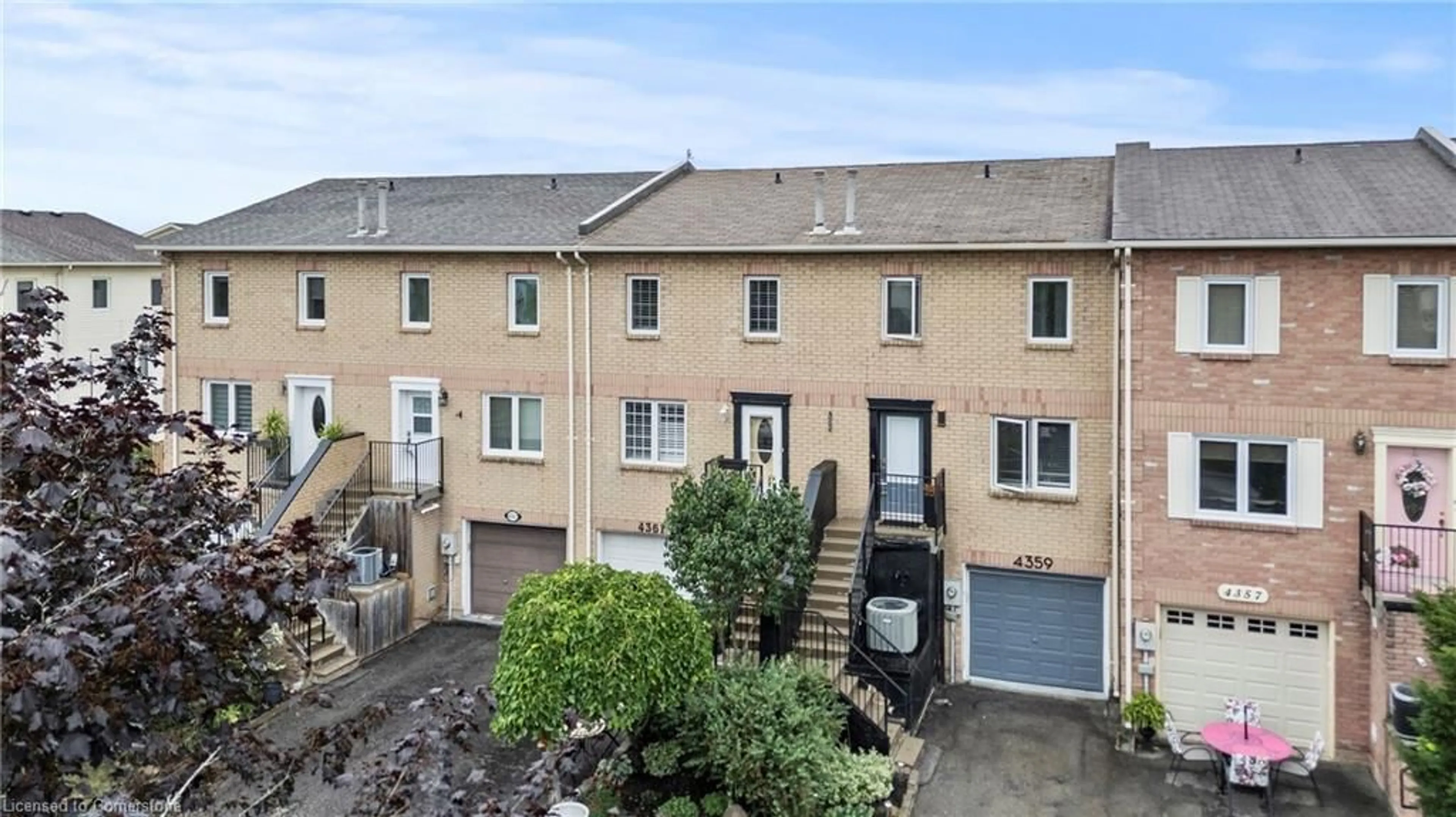 A pic from outside/outdoor area/front of a property/back of a property/a pic from drone, street for 4361 Arejay Ave, Lincoln Ontario L3J 0P4