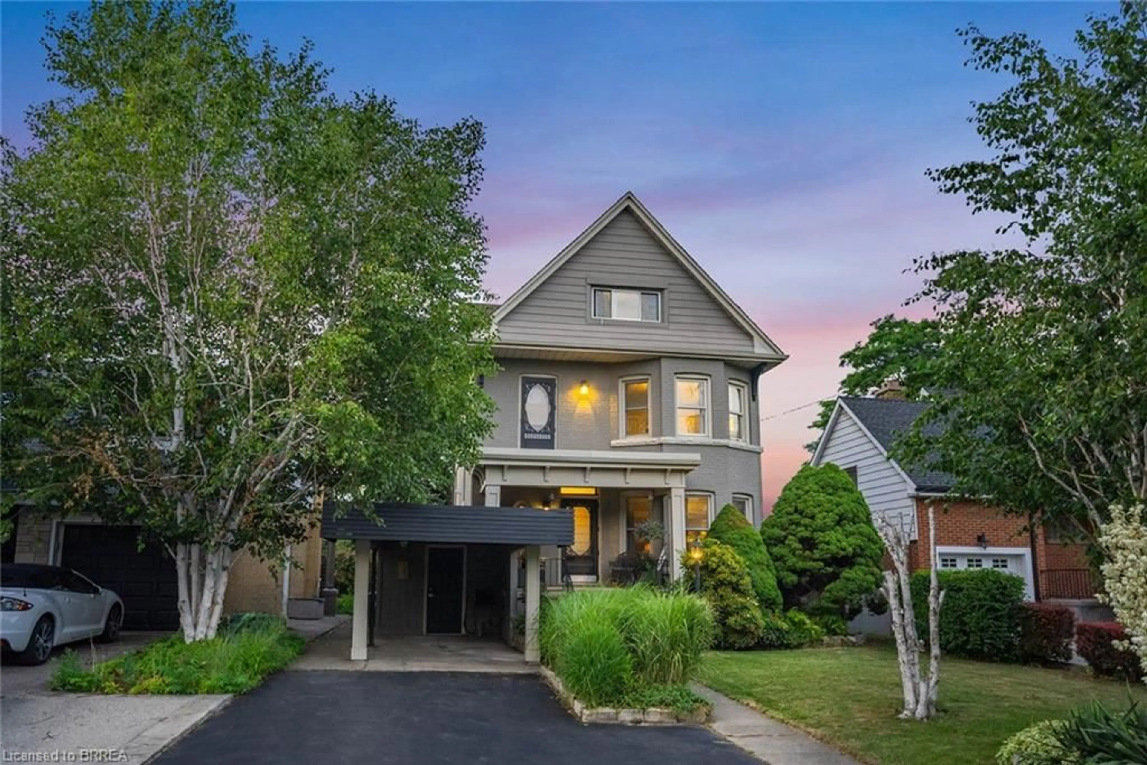 Home with brick exterior material, street for 47 Mountain Park Ave, Hamilton Ontario L9A 1A1