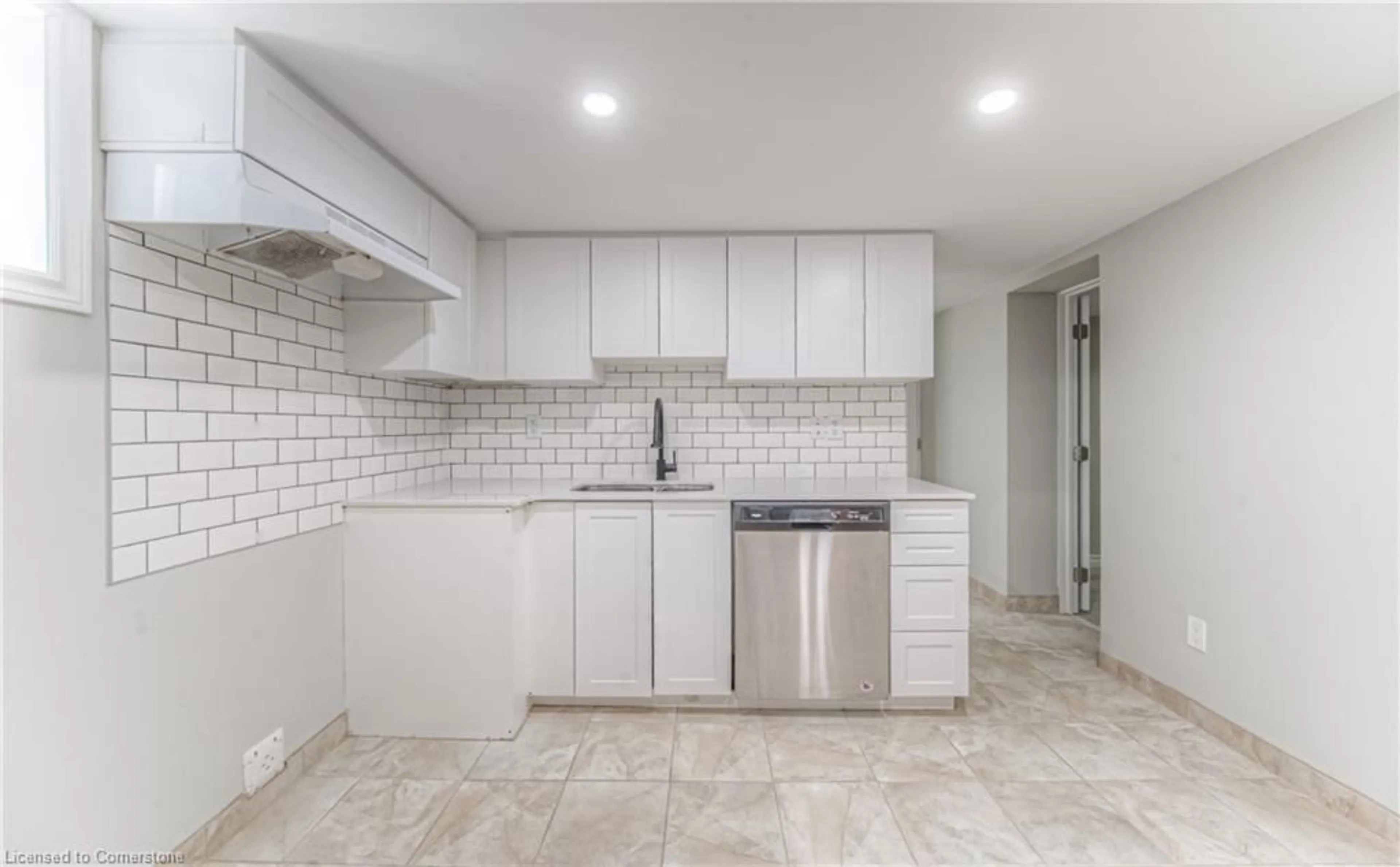 Standard kitchen, ceramic/tile floor for 60 Rosedale Ave, Kitchener Ontario N2H 1J4