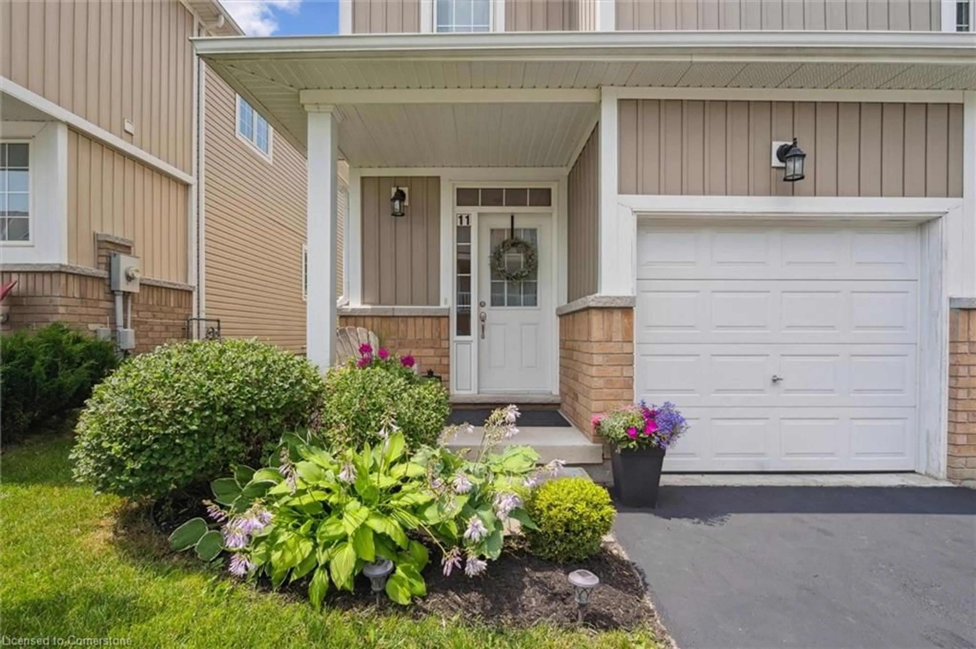Indoor entryway for 21 Diana Ave #11, Brantford Ontario N3T 0G7