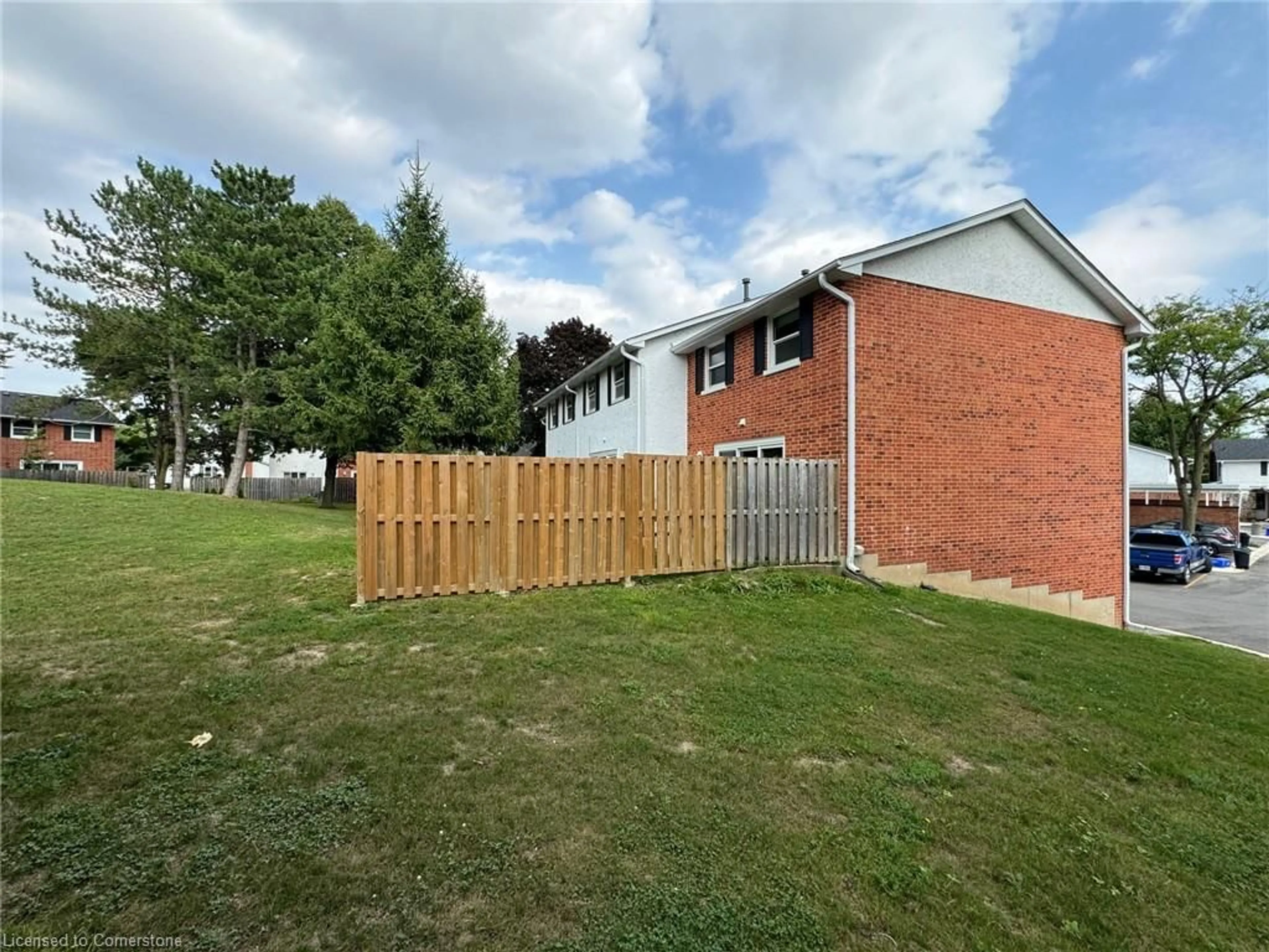 Unknown for 411 Keats Way #1, Waterloo Ontario N2L 5S7