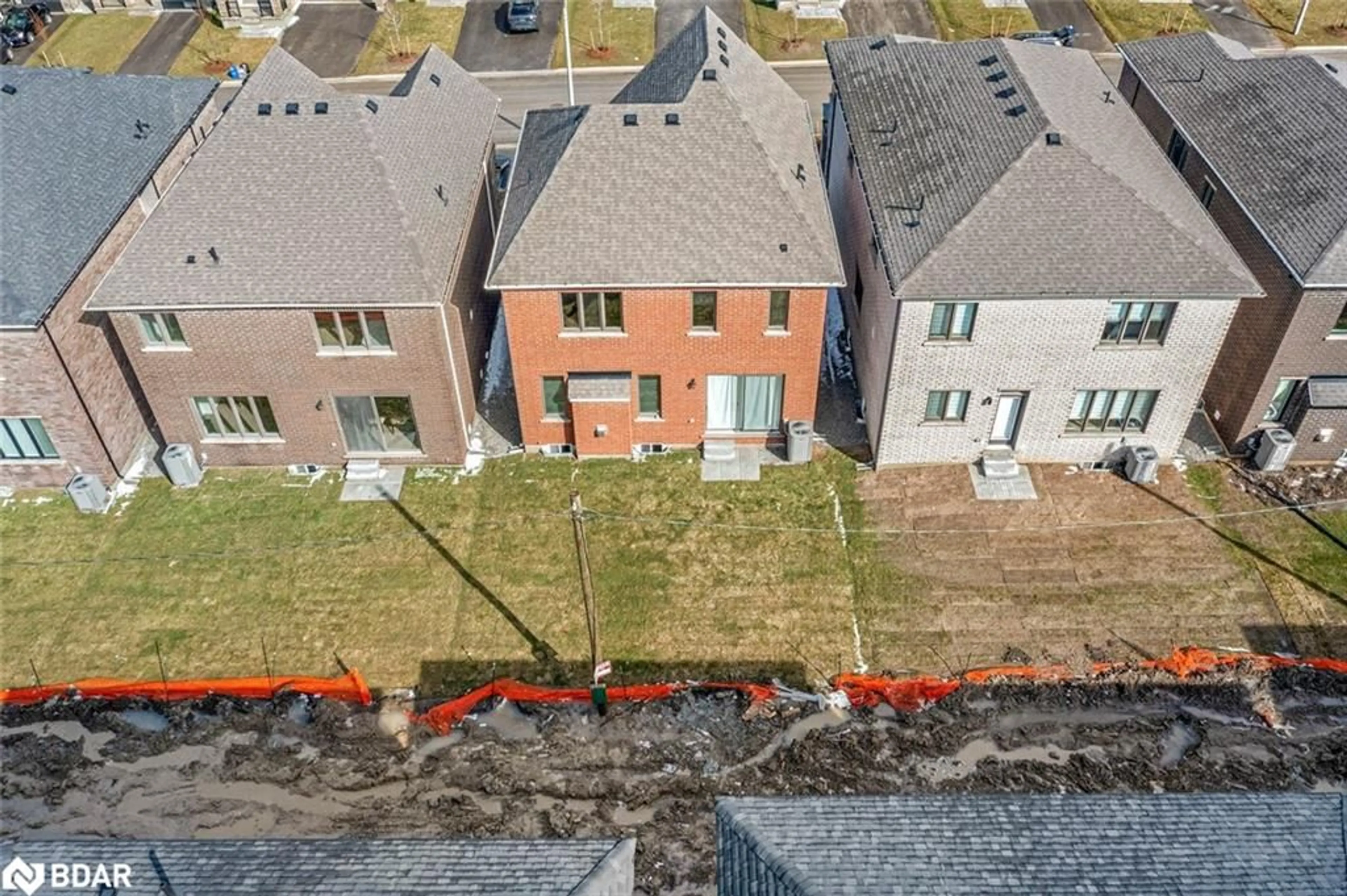 A pic from outside/outdoor area/front of a property/back of a property/a pic from drone, unknown for 45 Mcbride Trail, Barrie Ontario L9J 0Y8
