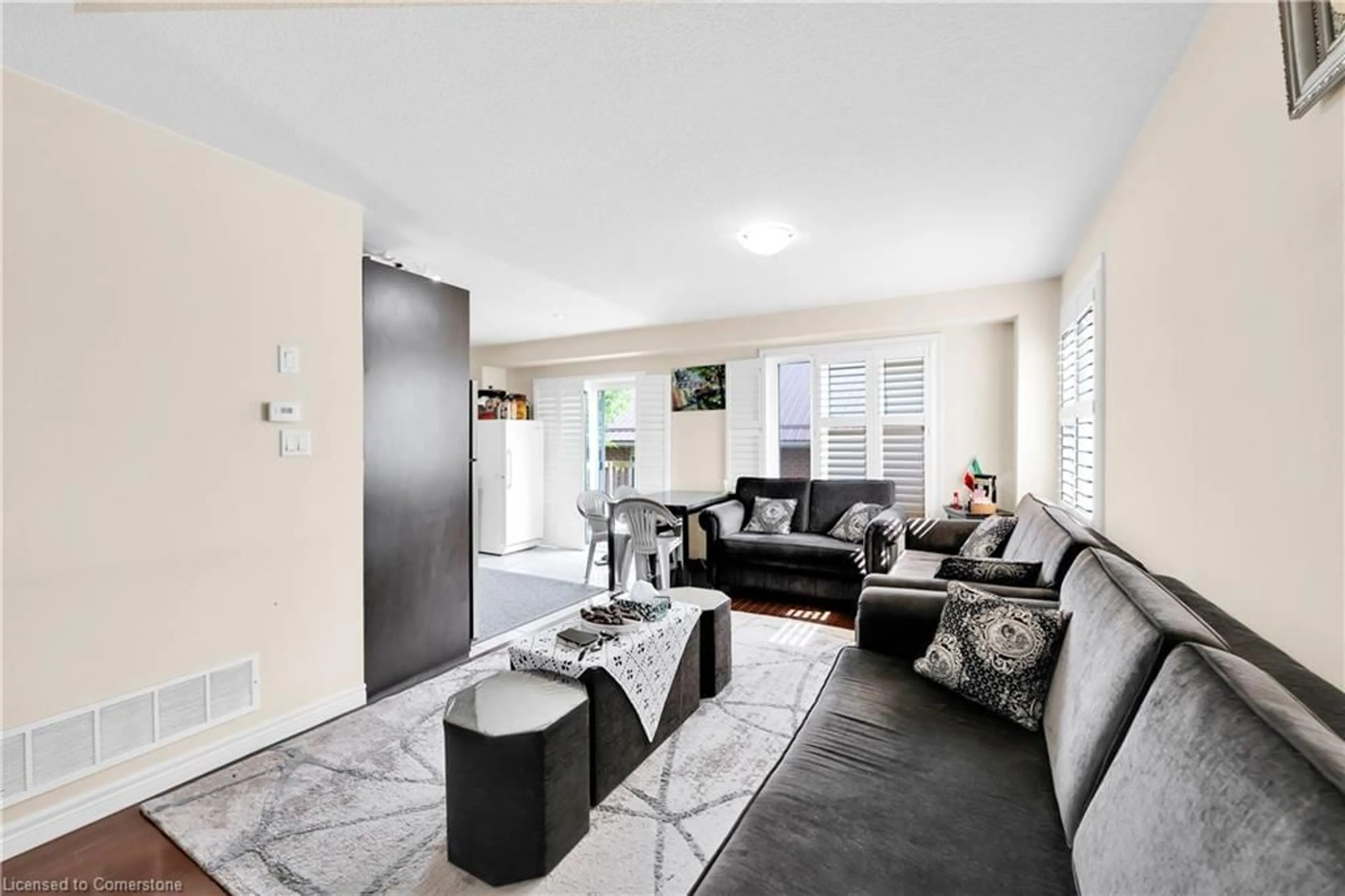 Living room with furniture, unknown for 1354 Upper Sherman Ave #1, Hamilton Ontario L8W 1C2