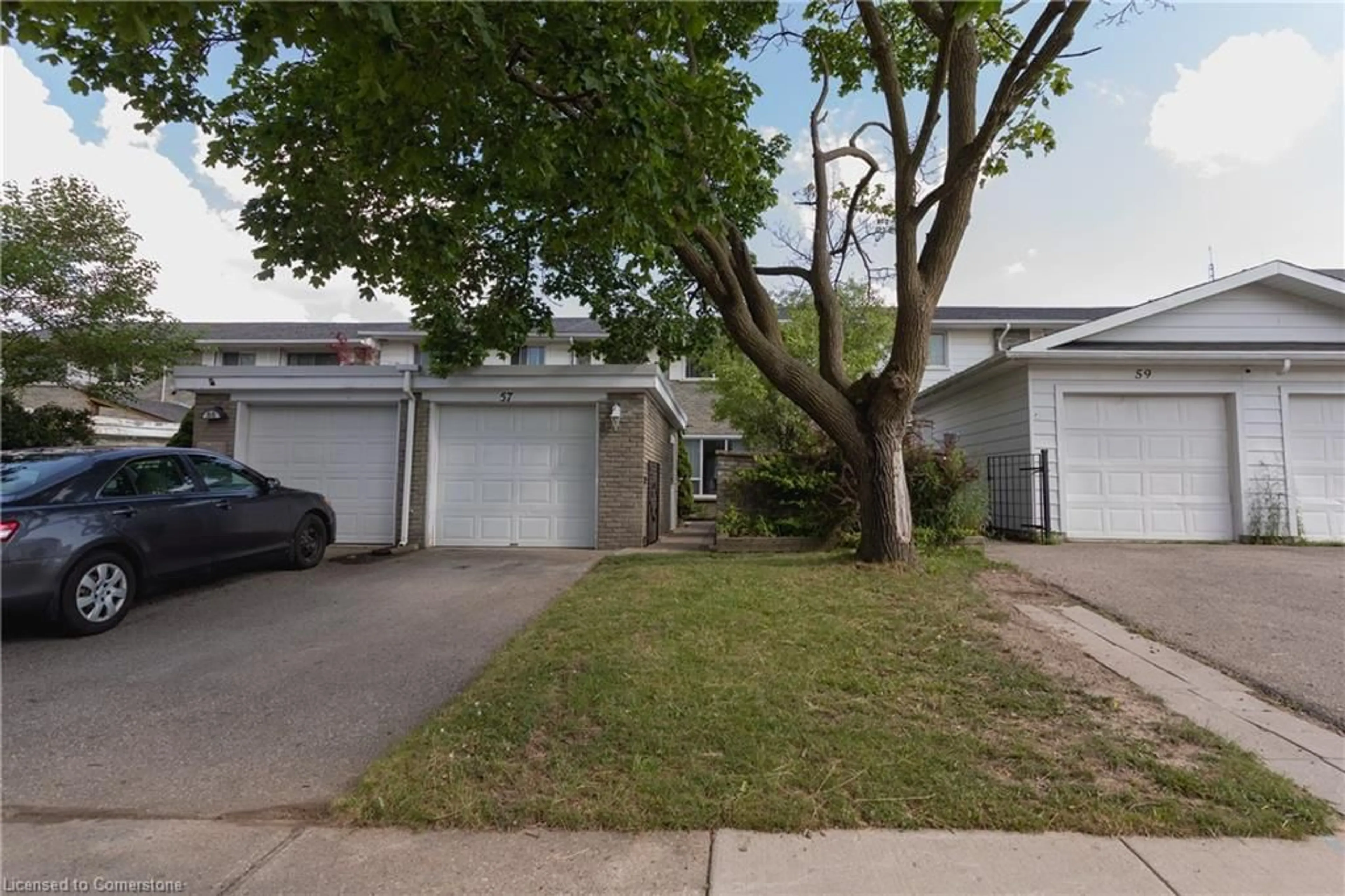 A pic from outside/outdoor area/front of a property/back of a property/a pic from drone, street for 57 Ralgreen Cres, Kitchener Ontario N2M 1V1