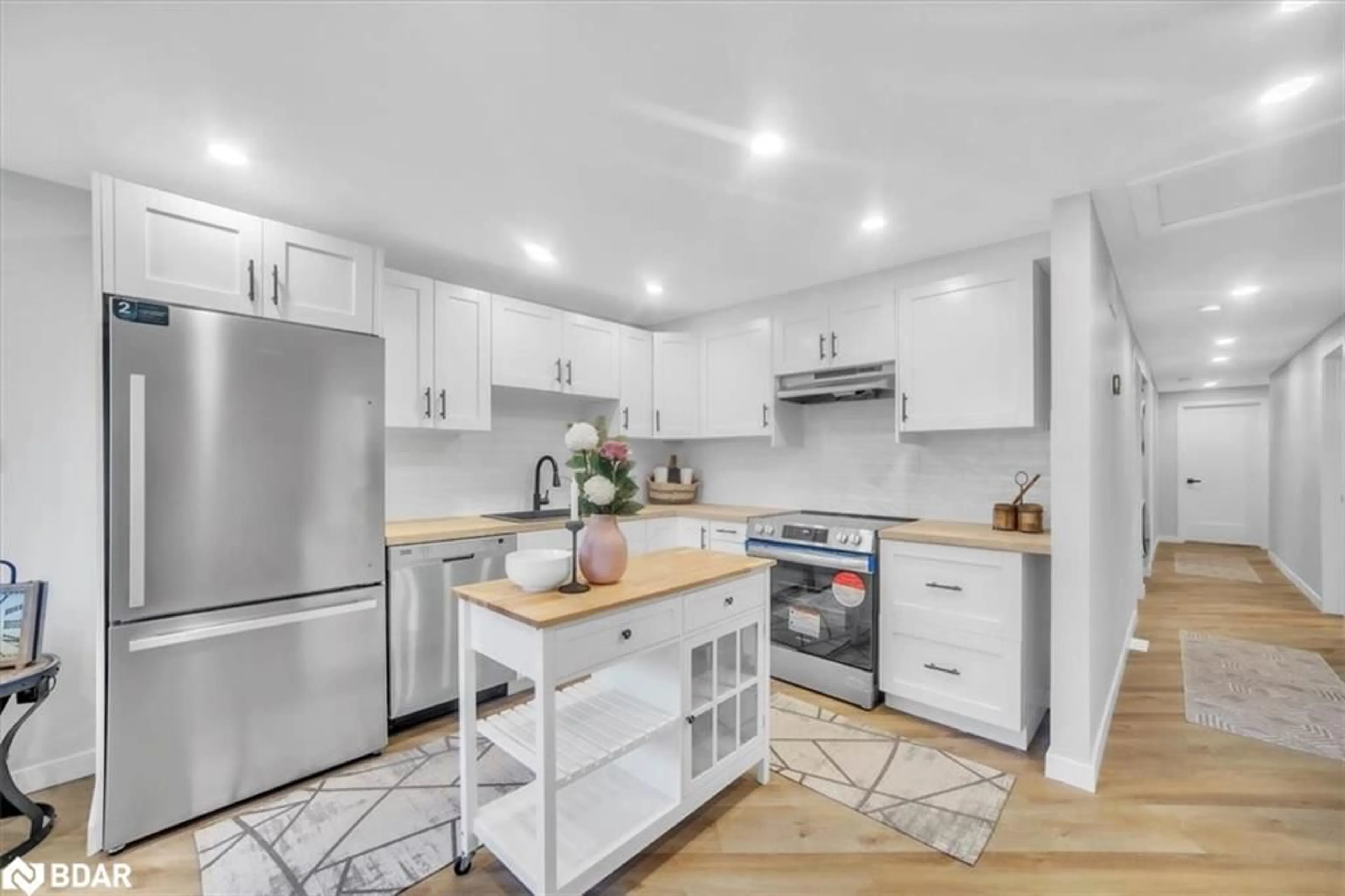 Open concept kitchen, unknown for 80 Mcanulty Blvd, Hamilton Ontario L8H 3H1