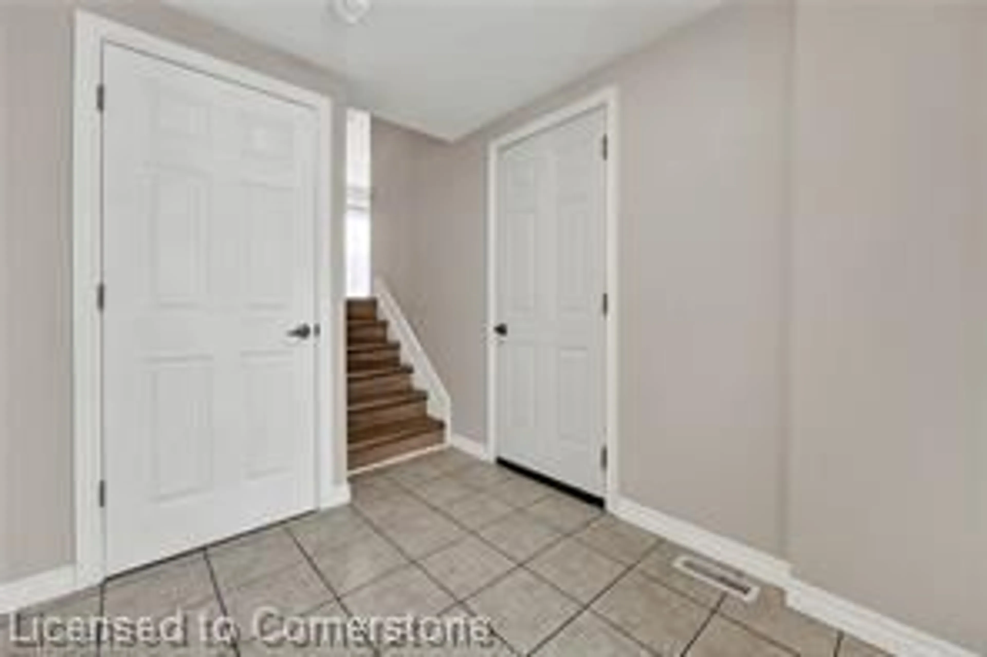 Indoor entryway for 279 Bluevale St #73, Waterloo Ontario N2J 4L8