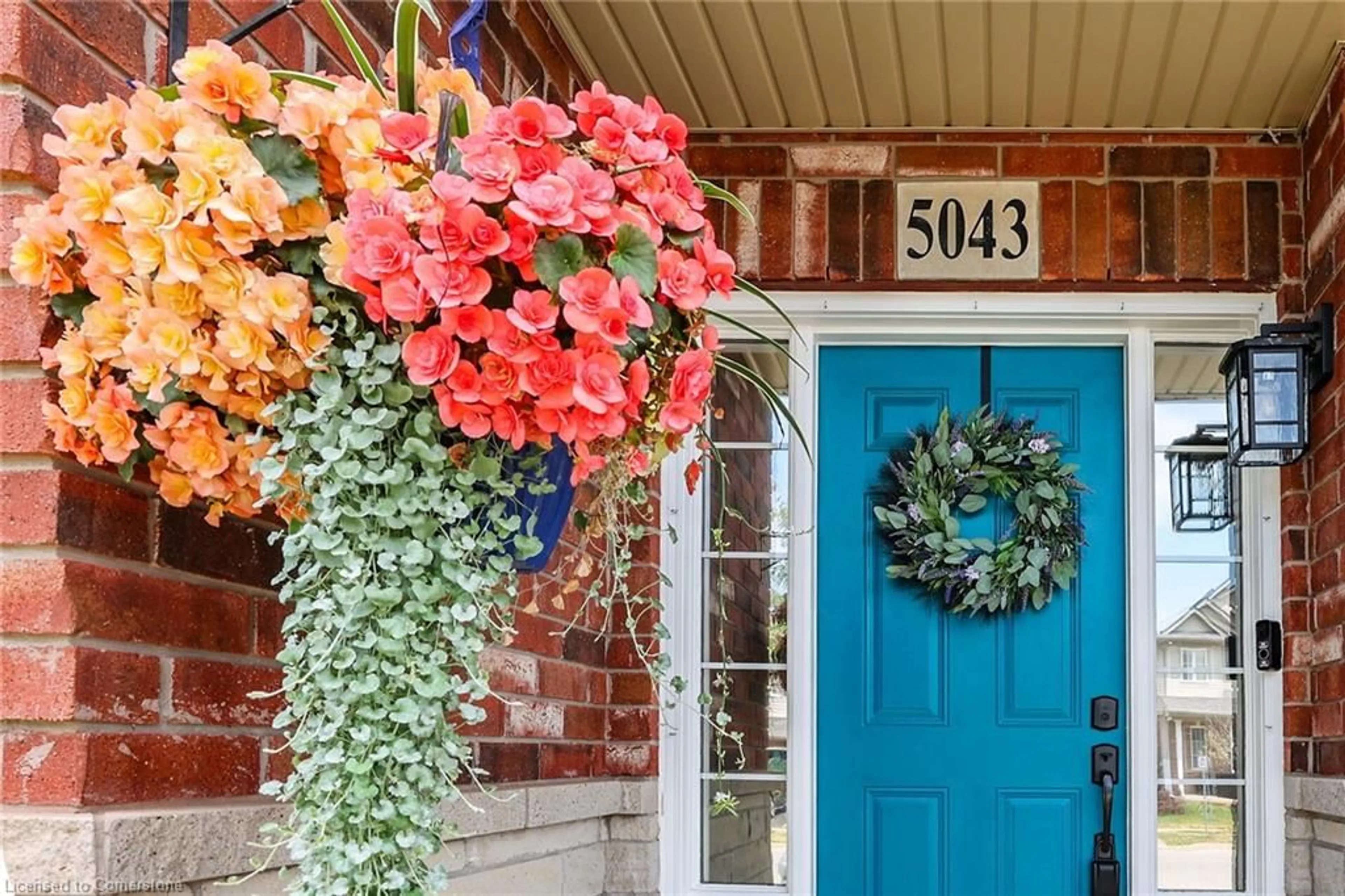 Indoor entryway for 5043 Alyssa Dr, Beamsville Ontario L3J 1W8