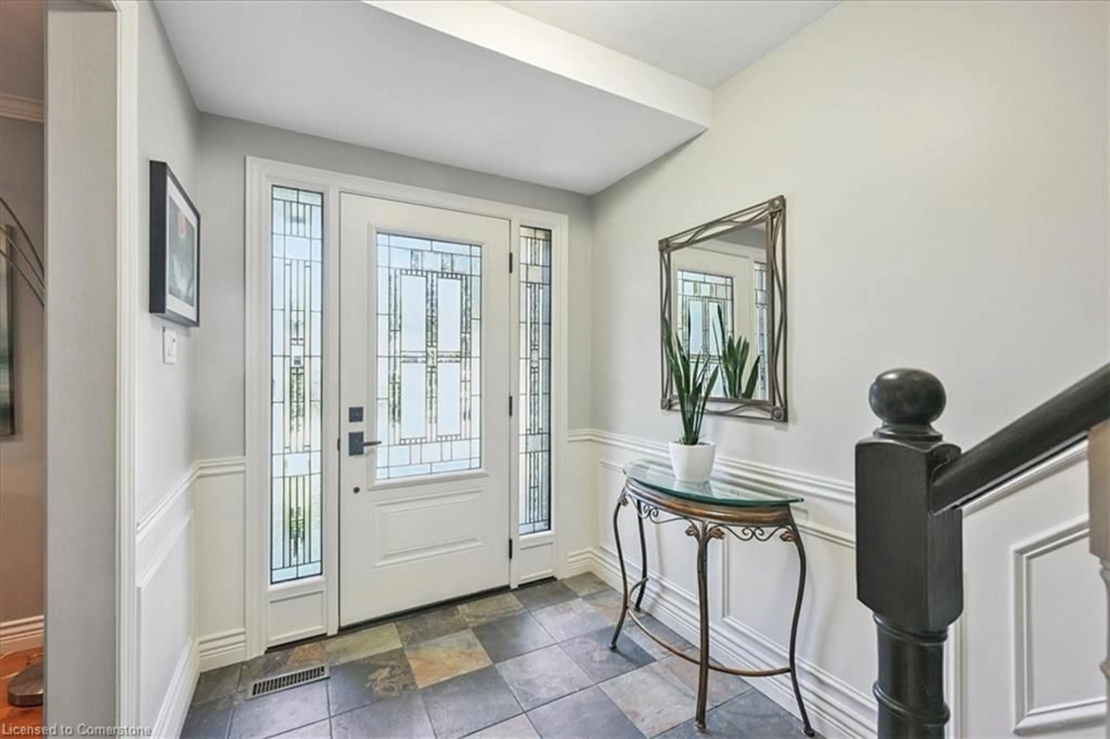 Indoor entryway for 2205 Previn Crt, Burlington Ontario L7P 4J3