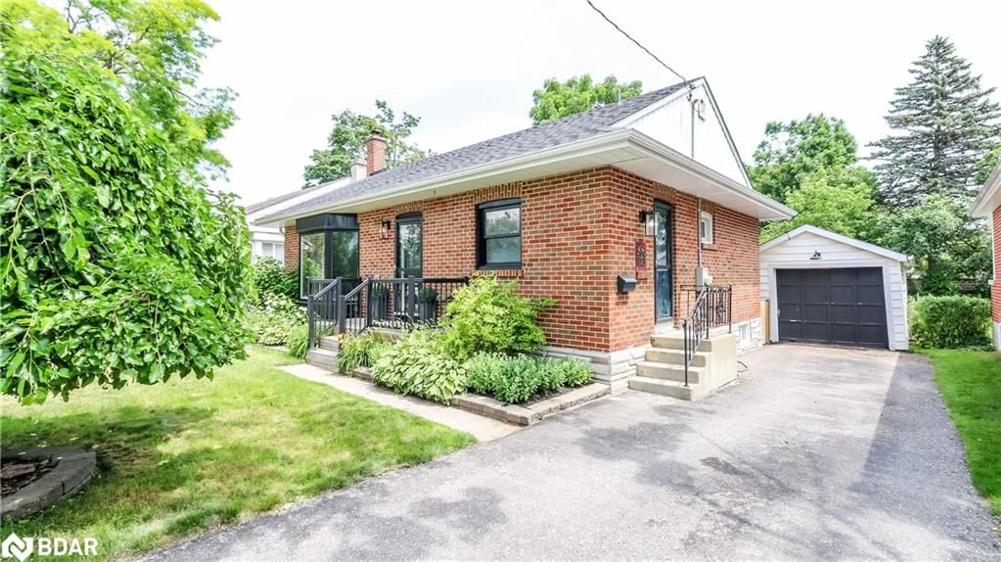 Home with brick exterior material, street for 145 Cook St, Barrie Ontario L4M 4H1