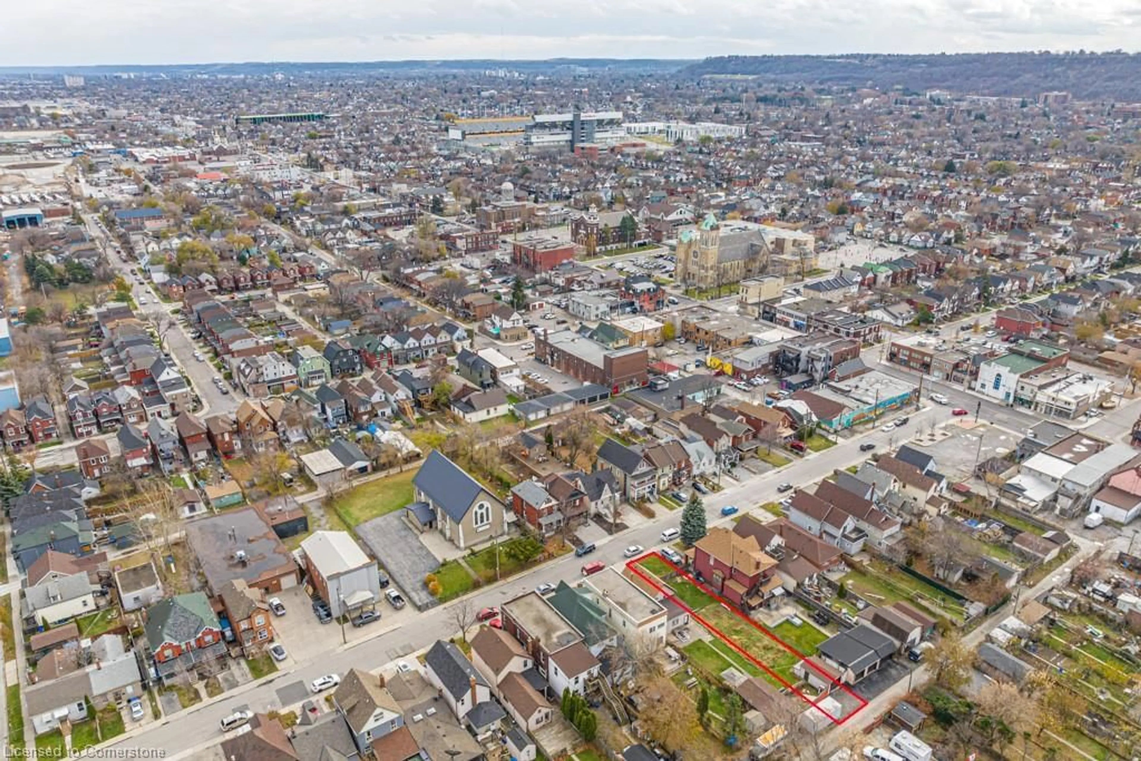 A pic from outside/outdoor area/front of a property/back of a property/a pic from drone, street for 39 Earl St, Hamilton Ontario L8L 6L1