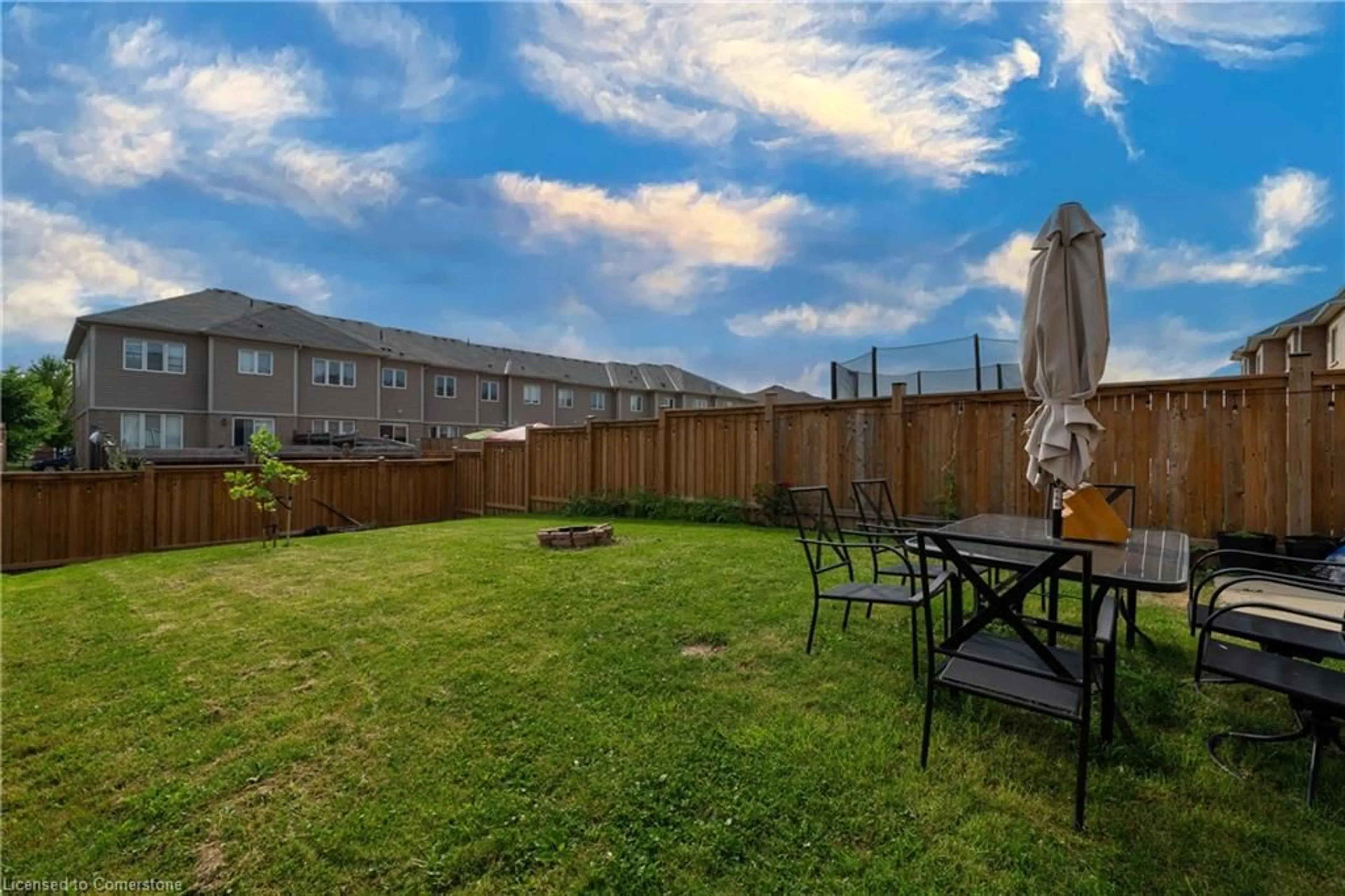 Patio, unknown for 268 Powell Rd, Brantford Ontario N3T 0J5