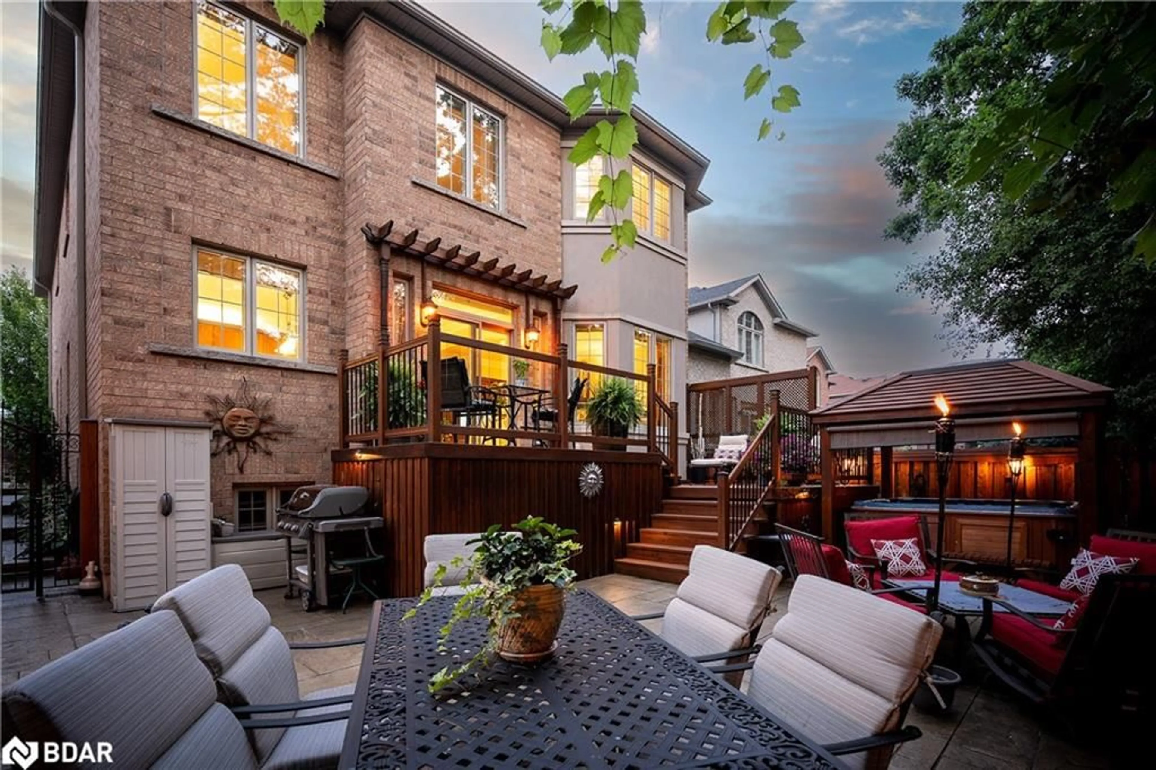 Patio, street for 2257 Adirondak Trail, Oakville Ontario L6M 4W4