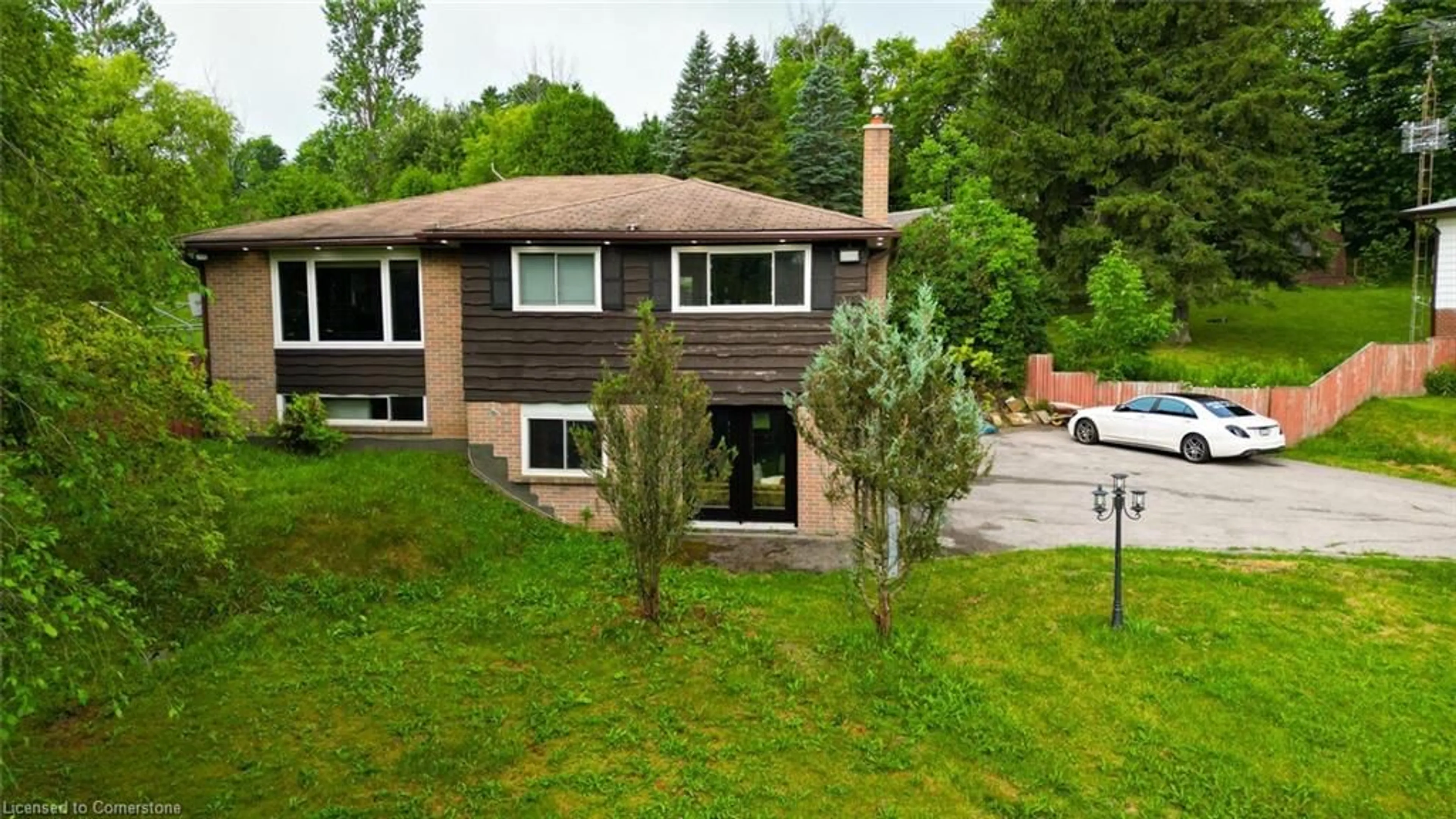 A pic from outside/outdoor area/front of a property/back of a property/a pic from drone, unknown for 5172 Trafaglar Road Rd, Erin Ontario N0B 1T0