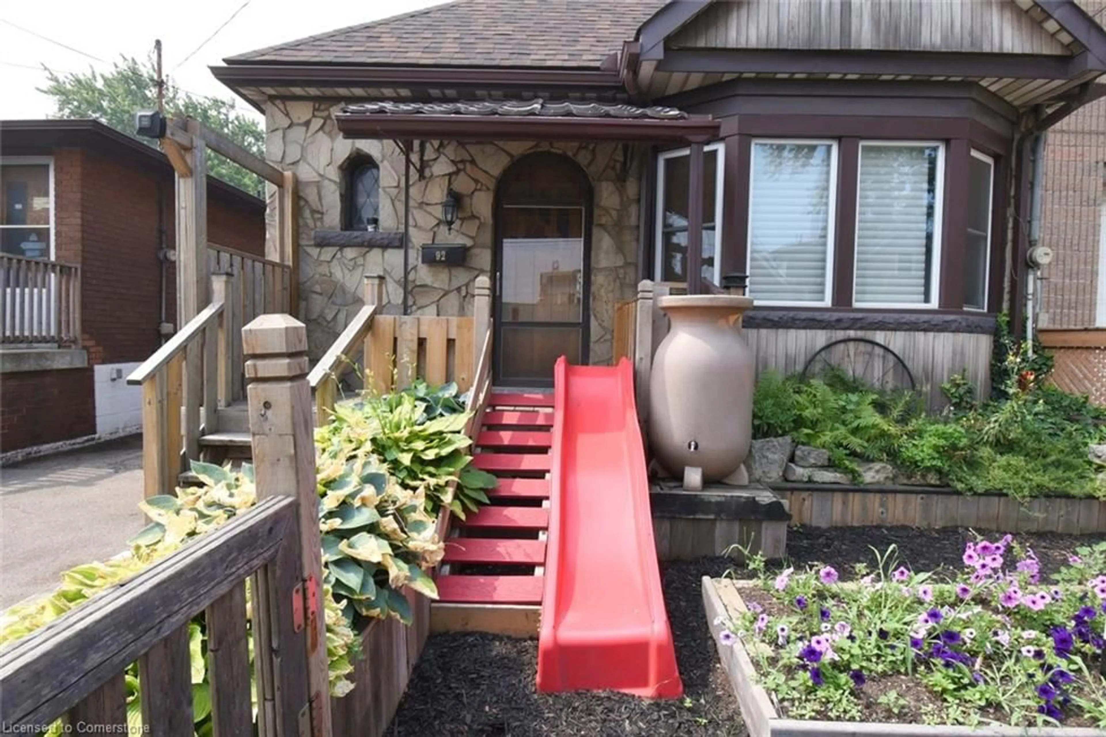 Patio, street for 92 Gertrude St, Hamilton Ontario L8L 4C2