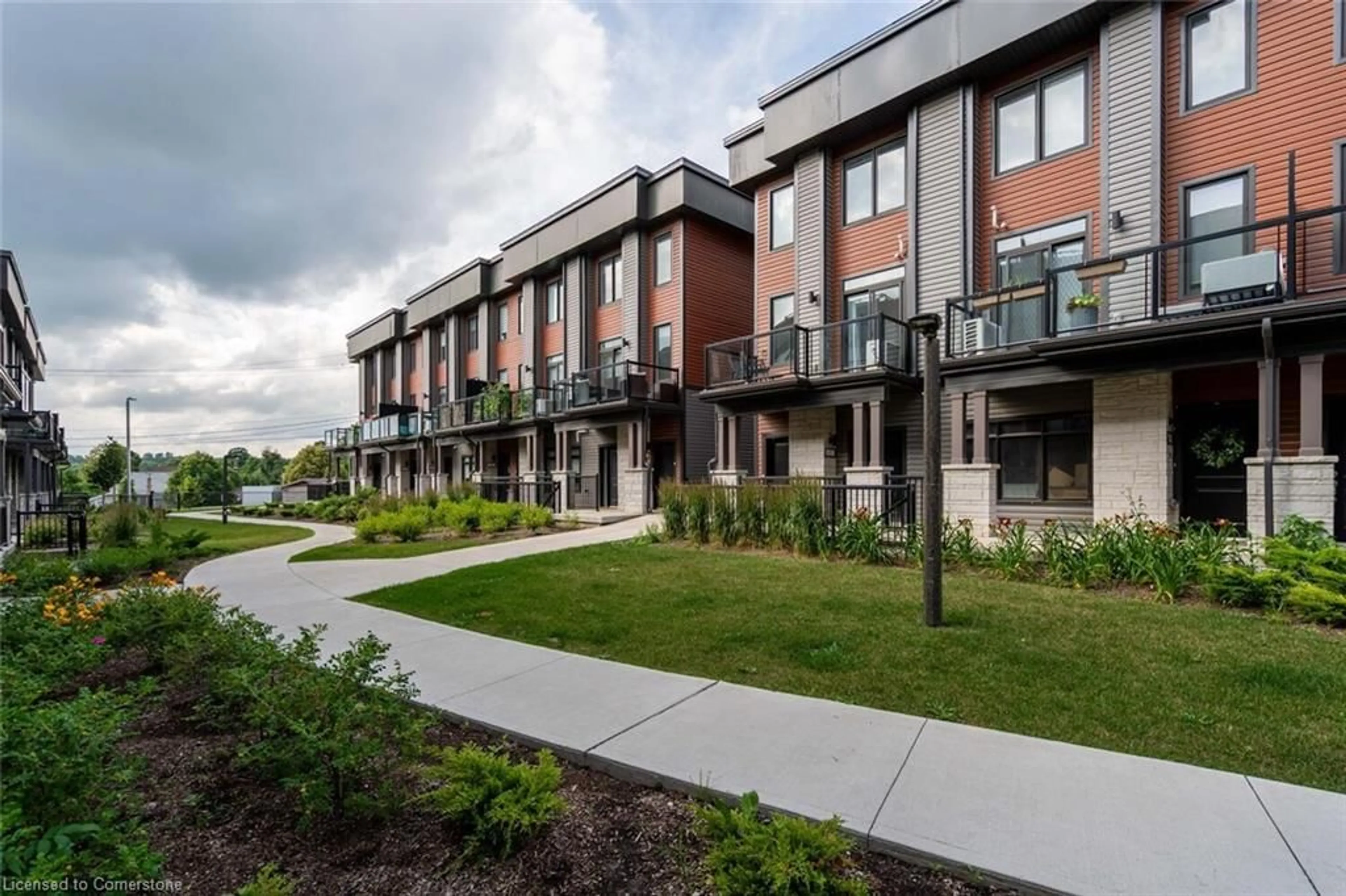 Patio, street for 2 Willow St #46, Paris Ontario N3L 0K7