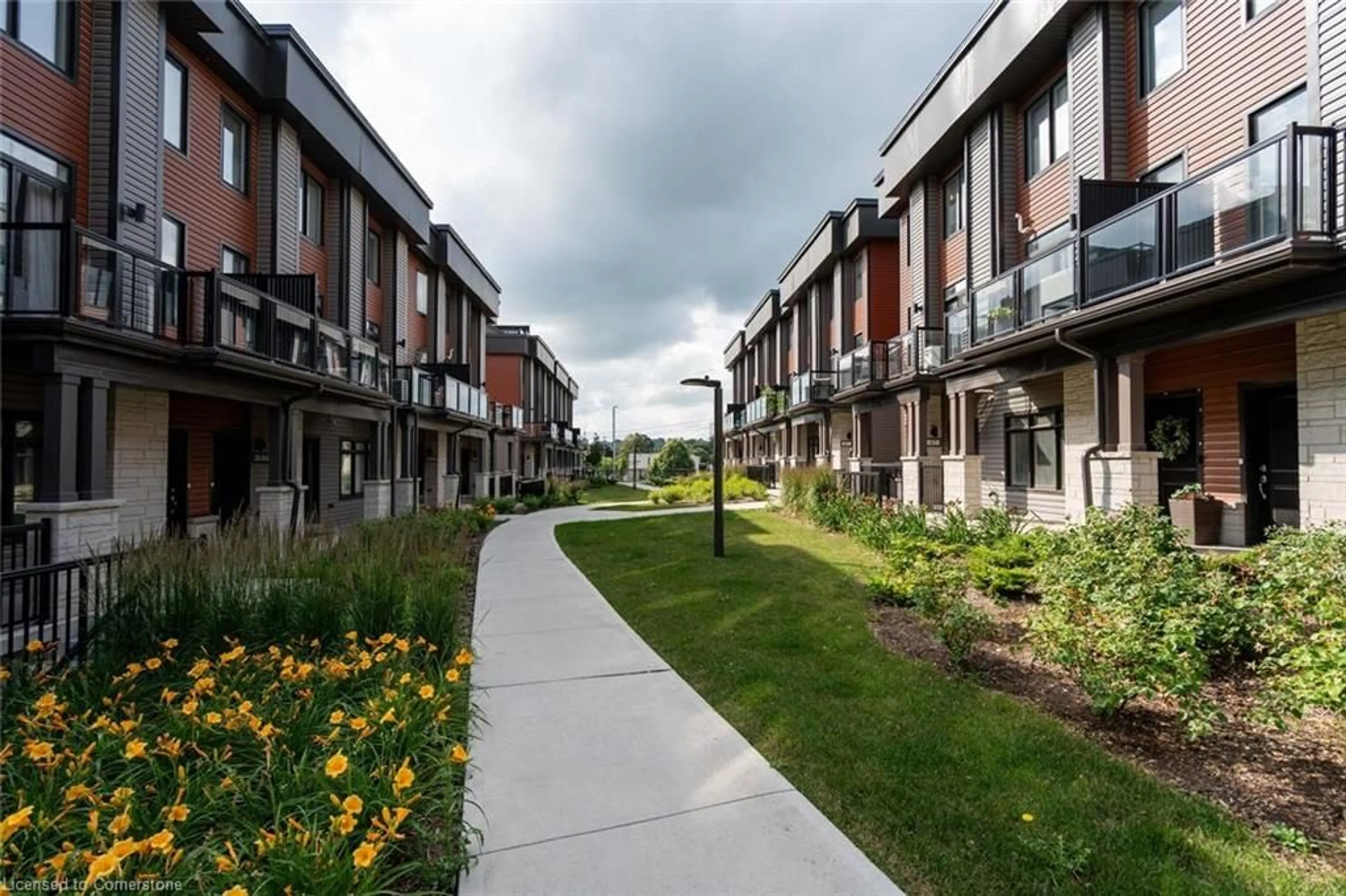 Patio, street for 2 Willow St #46, Paris Ontario N3L 0K7