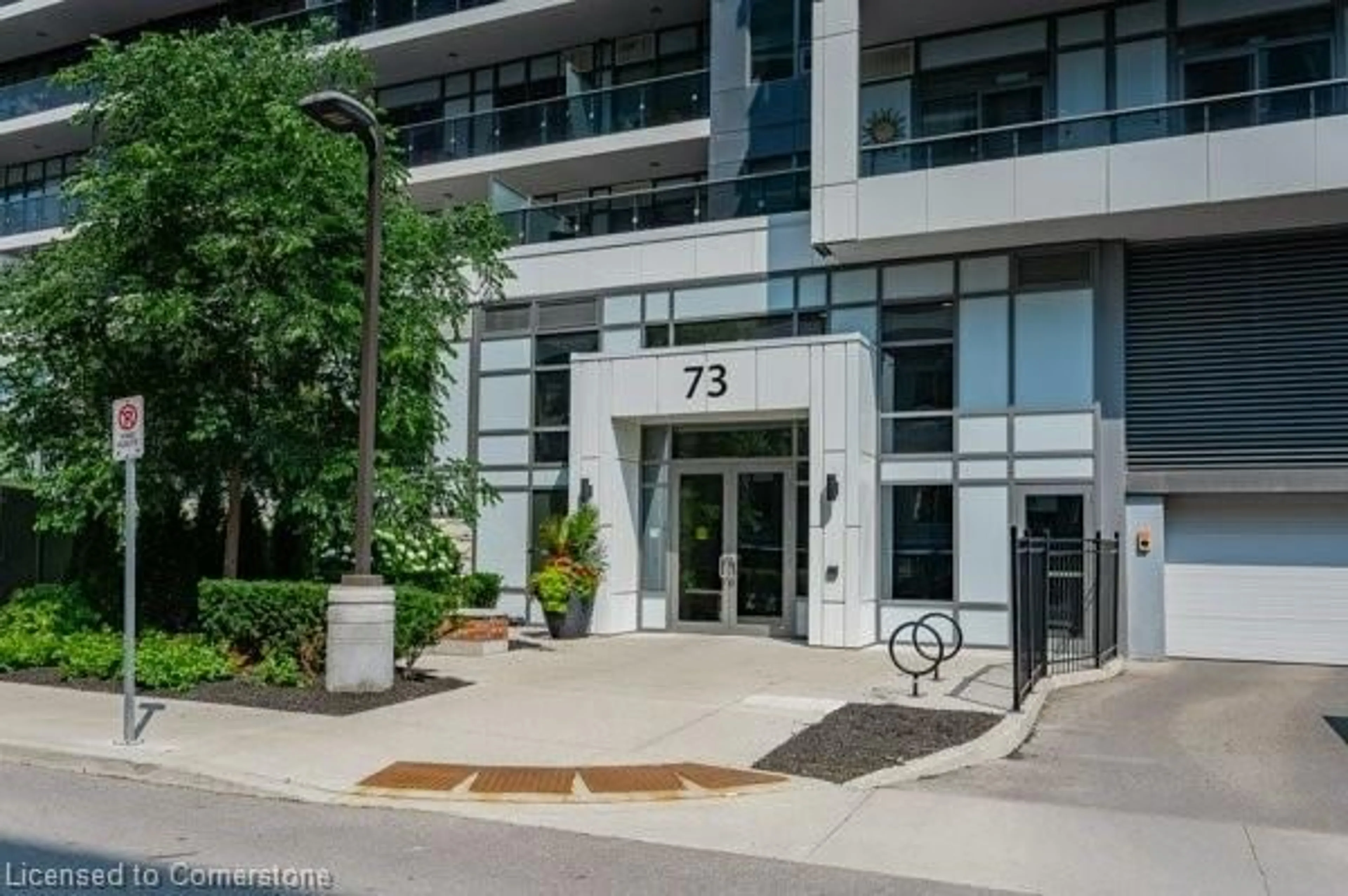 Indoor foyer for 73 Arthur St #612, Guelph Ontario N1E 0S6