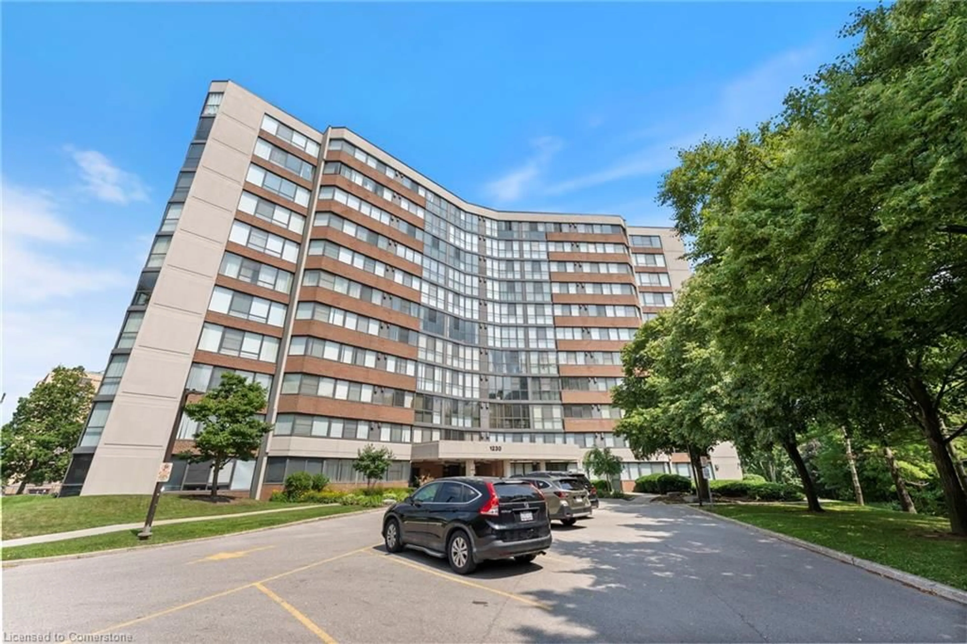 Indoor foyer for 1230 Marlborough Crt #602, Oakville Ontario L6H 3K6