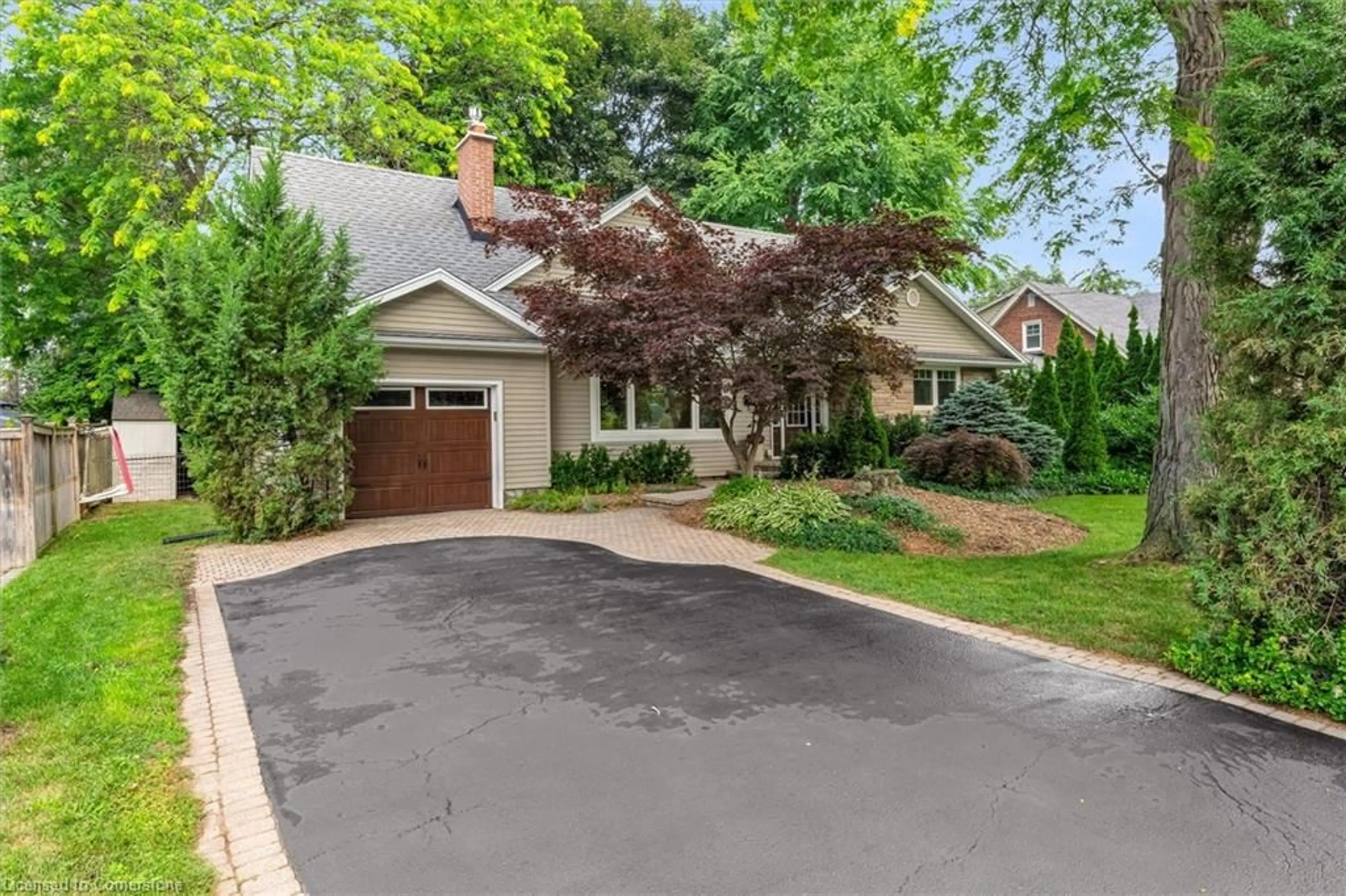 Home with brick exterior material, street for 2189 Deyncourt Dr, Burlington Ontario L7R 1W2