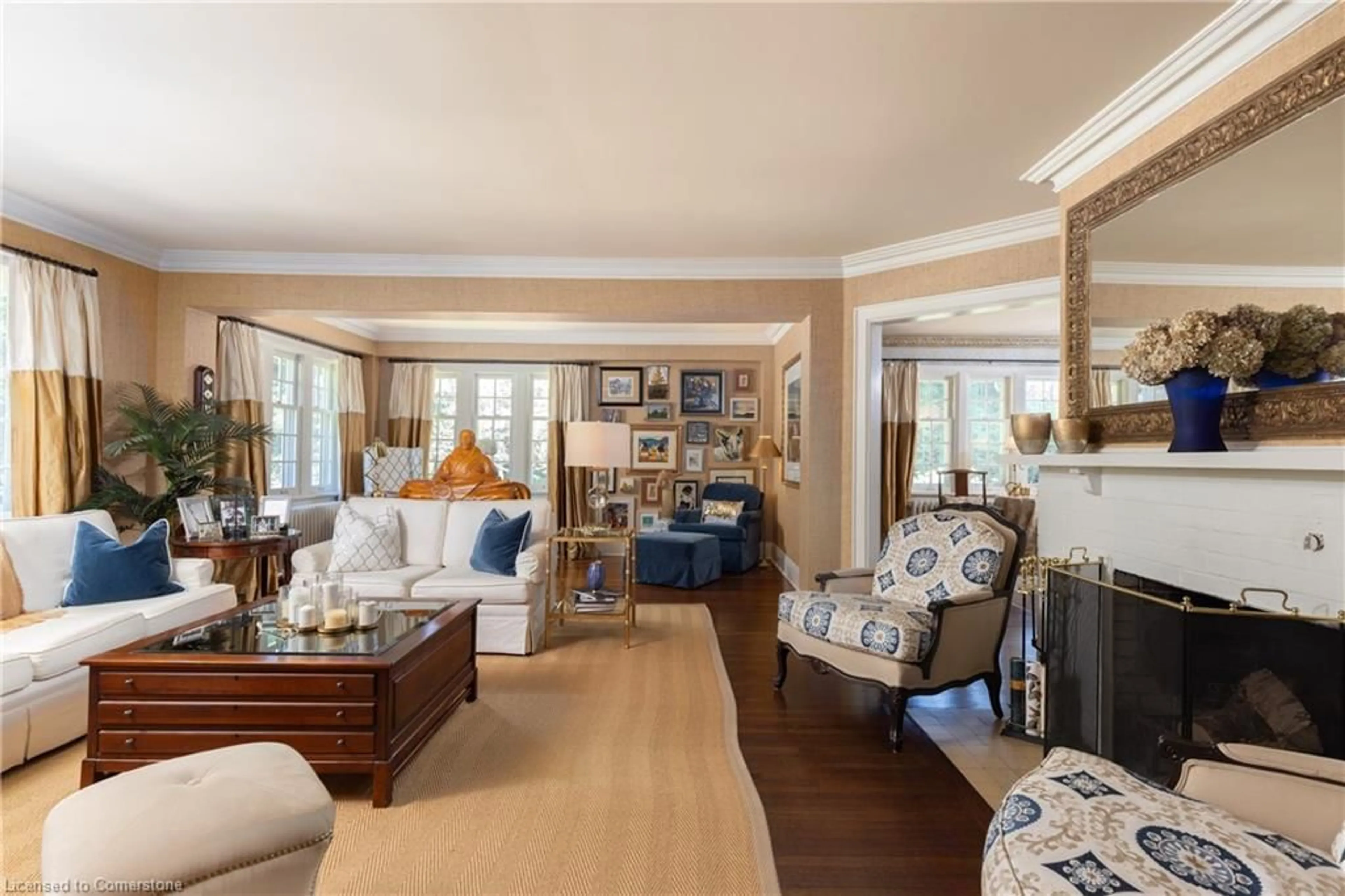 Living room with furniture, wood/laminate floor for 2055 Lakeshore Rd, Oakville Ontario L6J 1M4