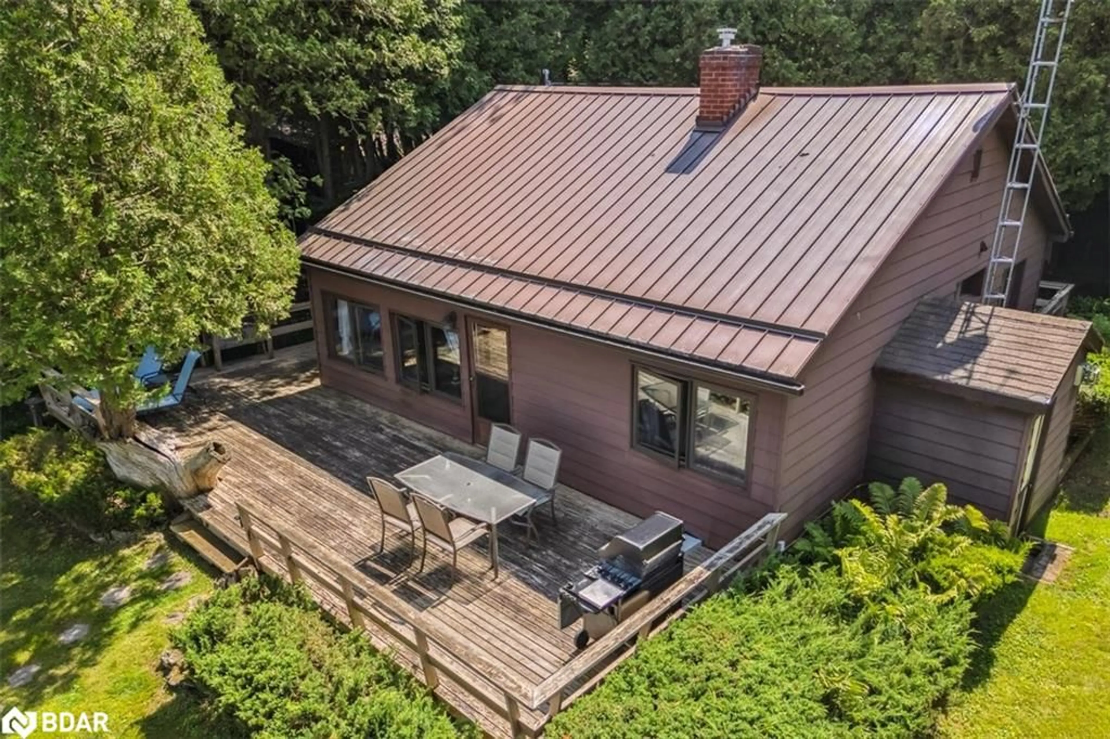 A pic from outside/outdoor area/front of a property/back of a property/a pic from drone, unknown for 205 Georgian Beach Rd, Meaford Ontario N4L 1W5