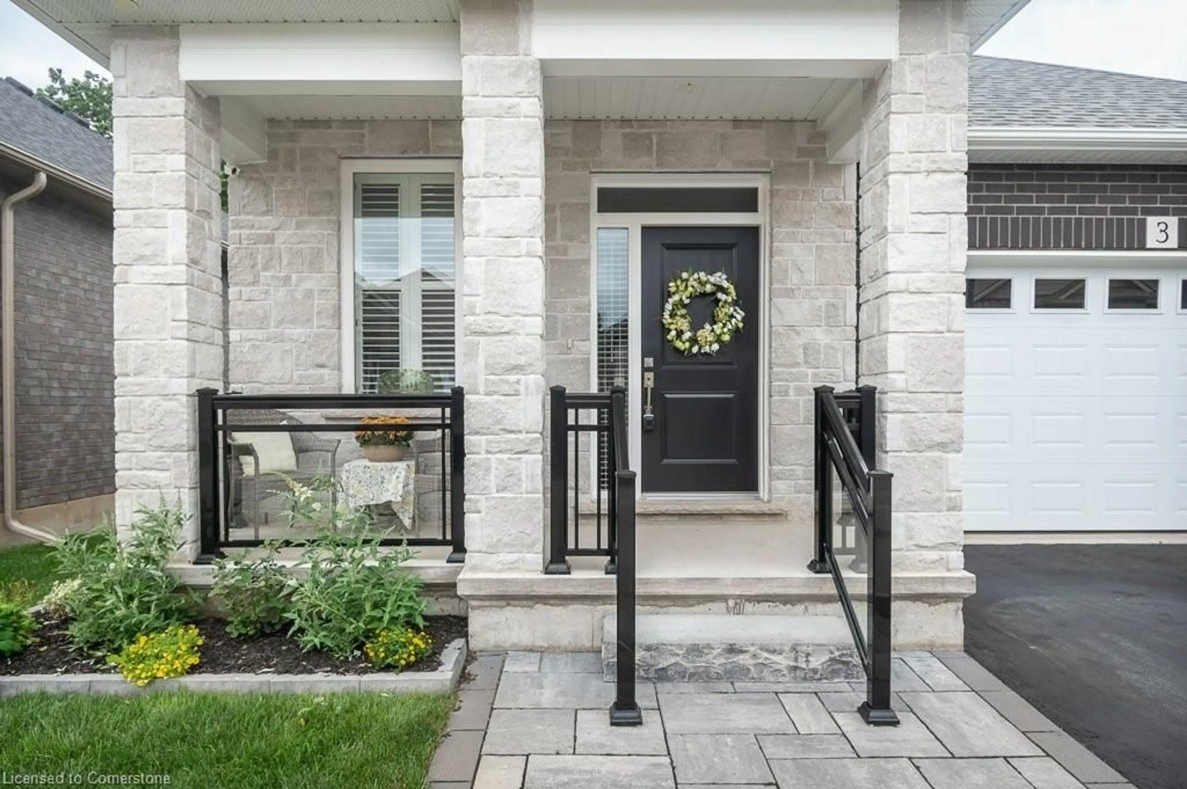 Indoor entryway for 6 Beckett Dr #3, Brantford Ontario N3T 6E5