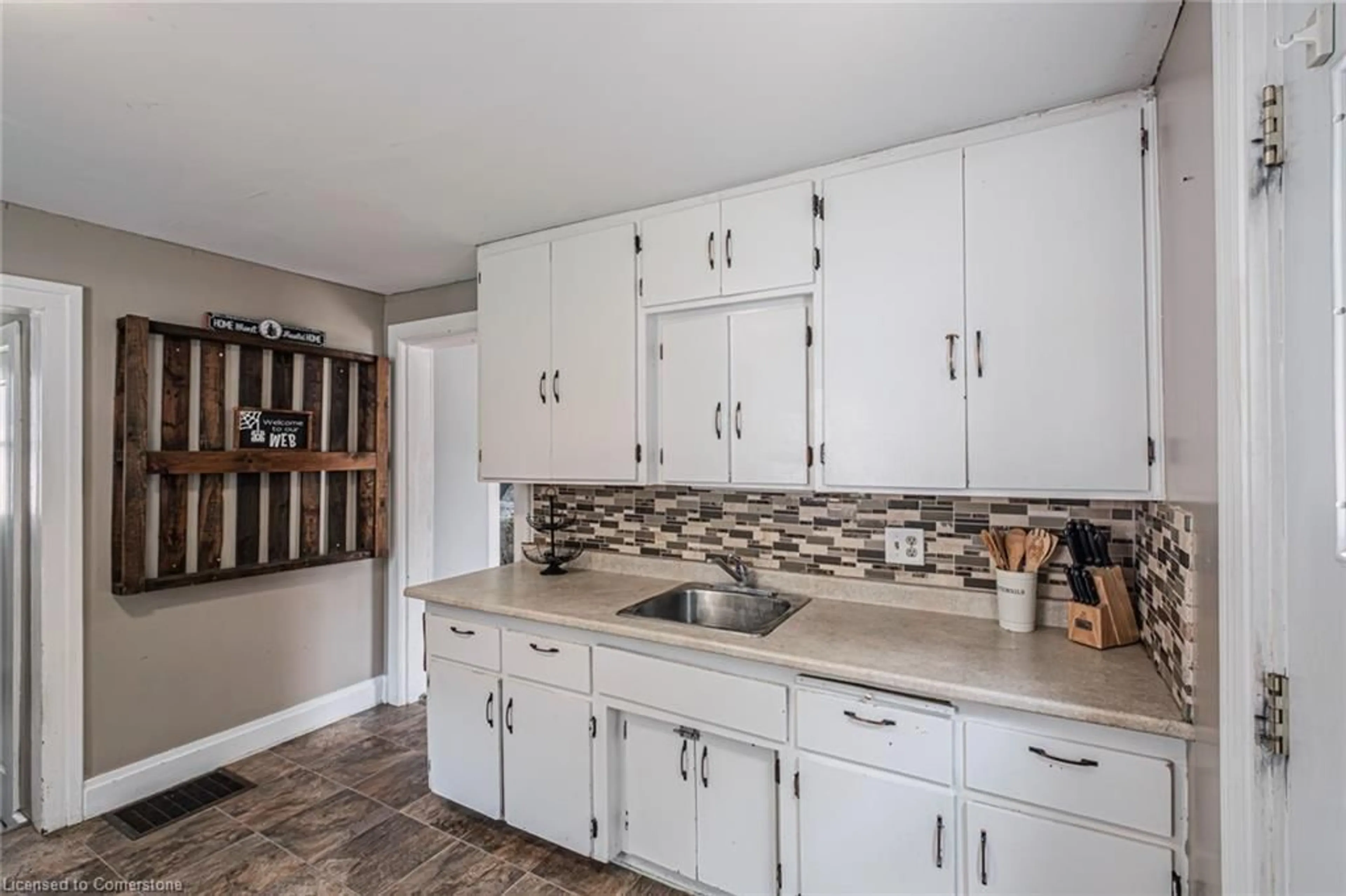 Open concept kitchen, ceramic/tile floor for 279 Oakland Rd, Scotland Ontario N0E 1R0