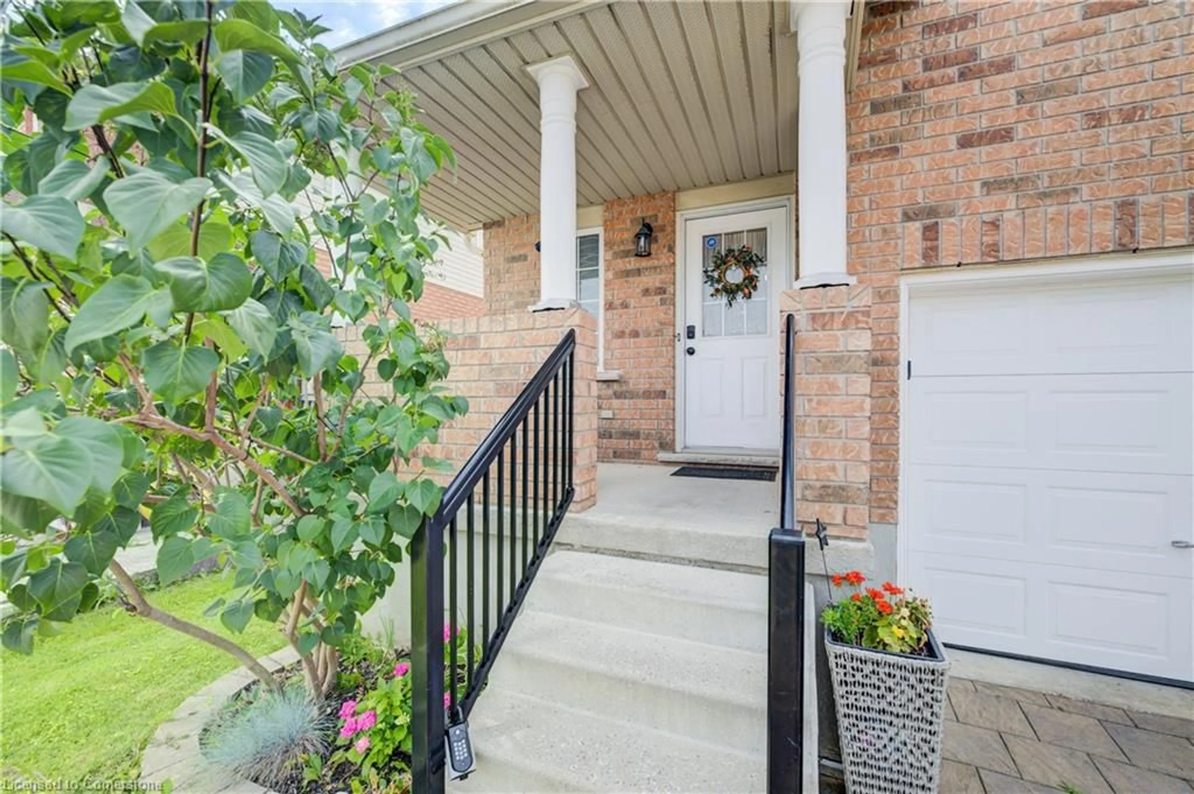 Unknown for 14 Honey St, Cambridge Ontario N1T 2C8