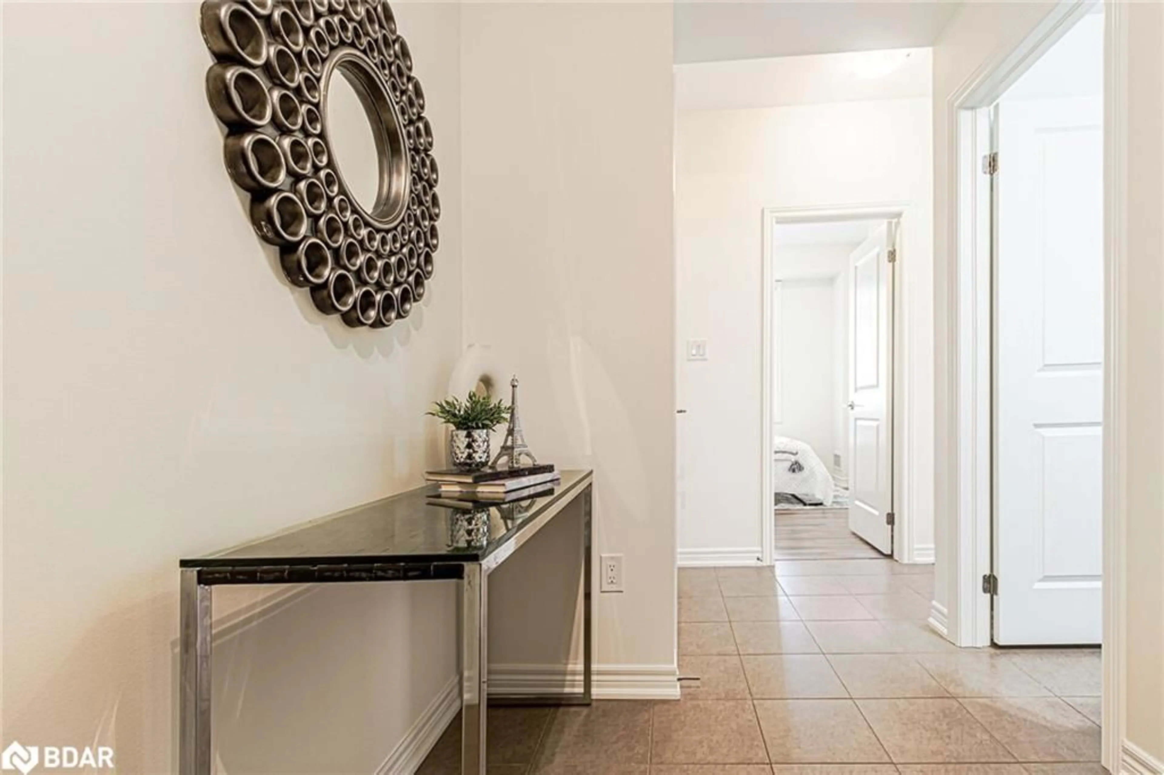Indoor entryway for 2339 Sawgrass Drive Dr #29, Oakville Ontario L6H 0L1